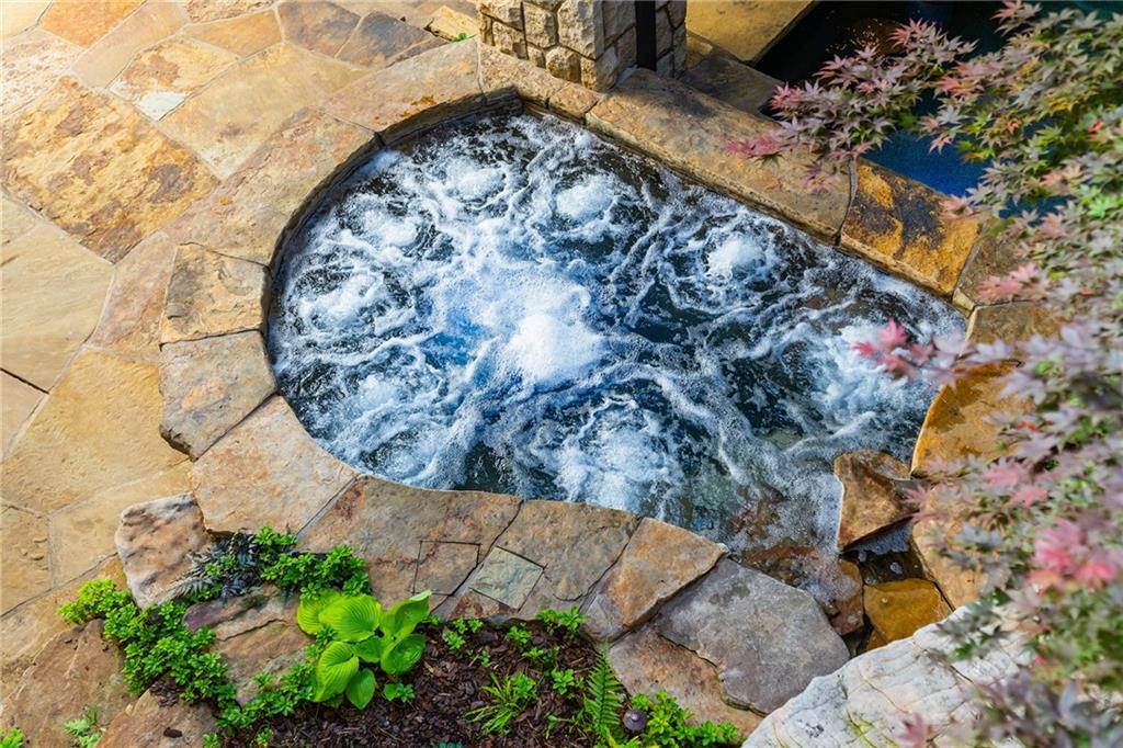 550 Blue Heron Way