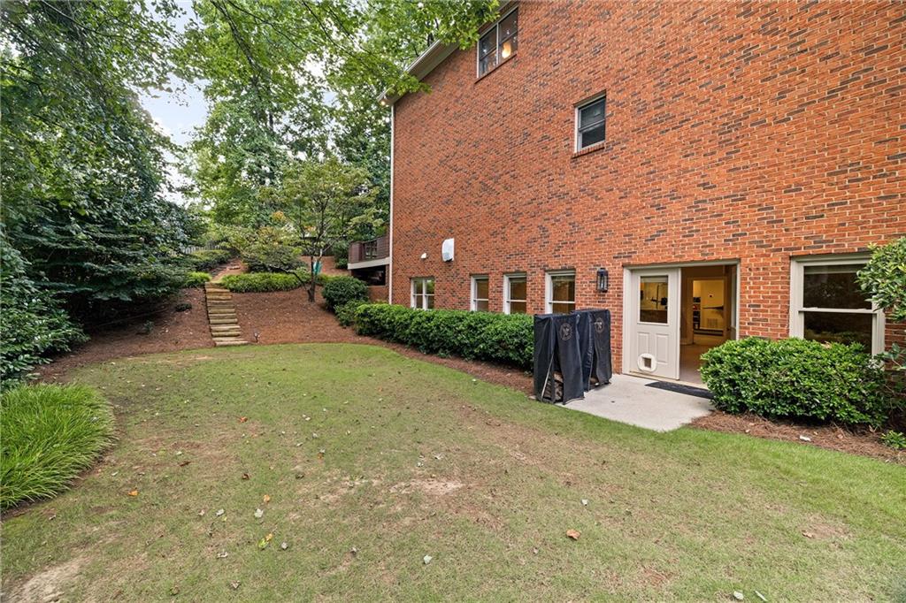 220 Powers Cove NW