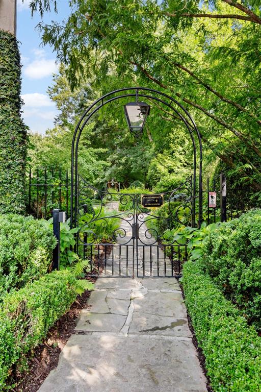 2288 Peachtree Road NW Unit 13