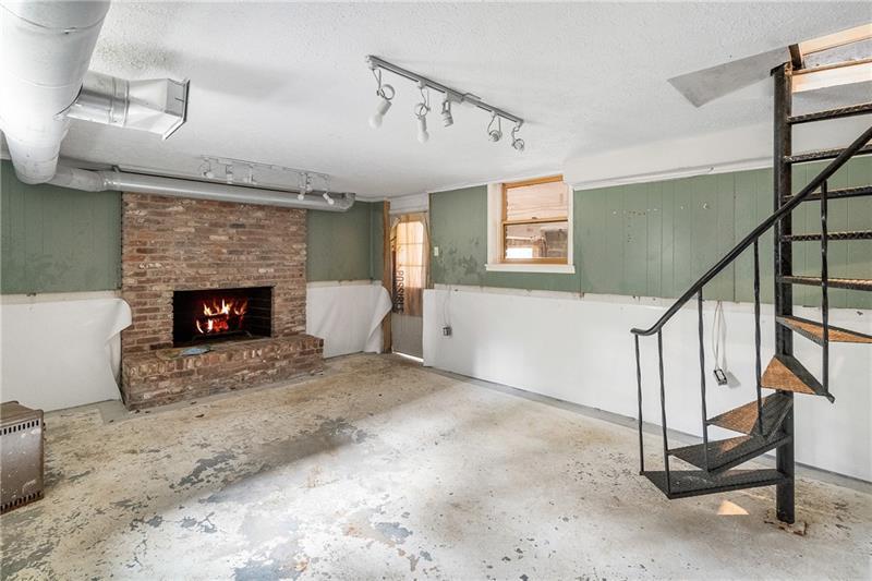 2468 Ridgeway Drive