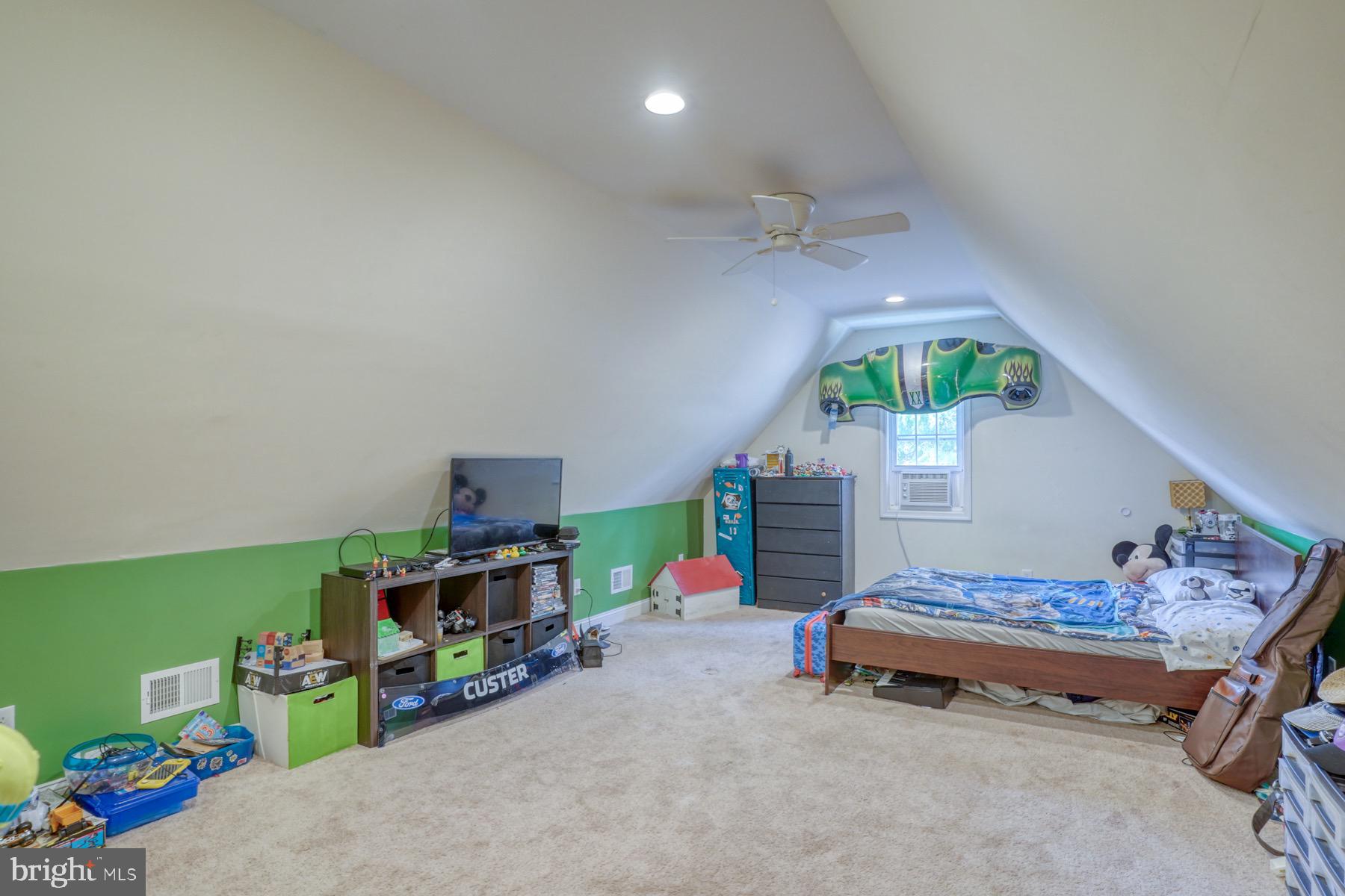 207 TALL TREE COURT