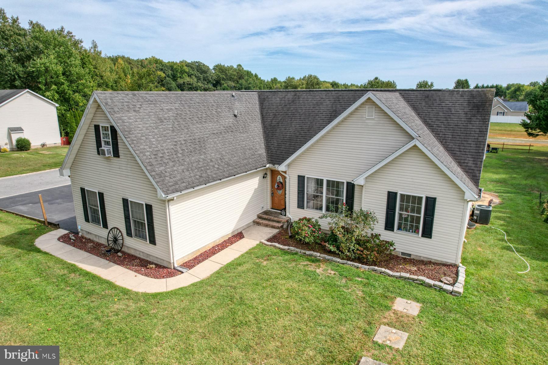 207 TALL TREE COURT