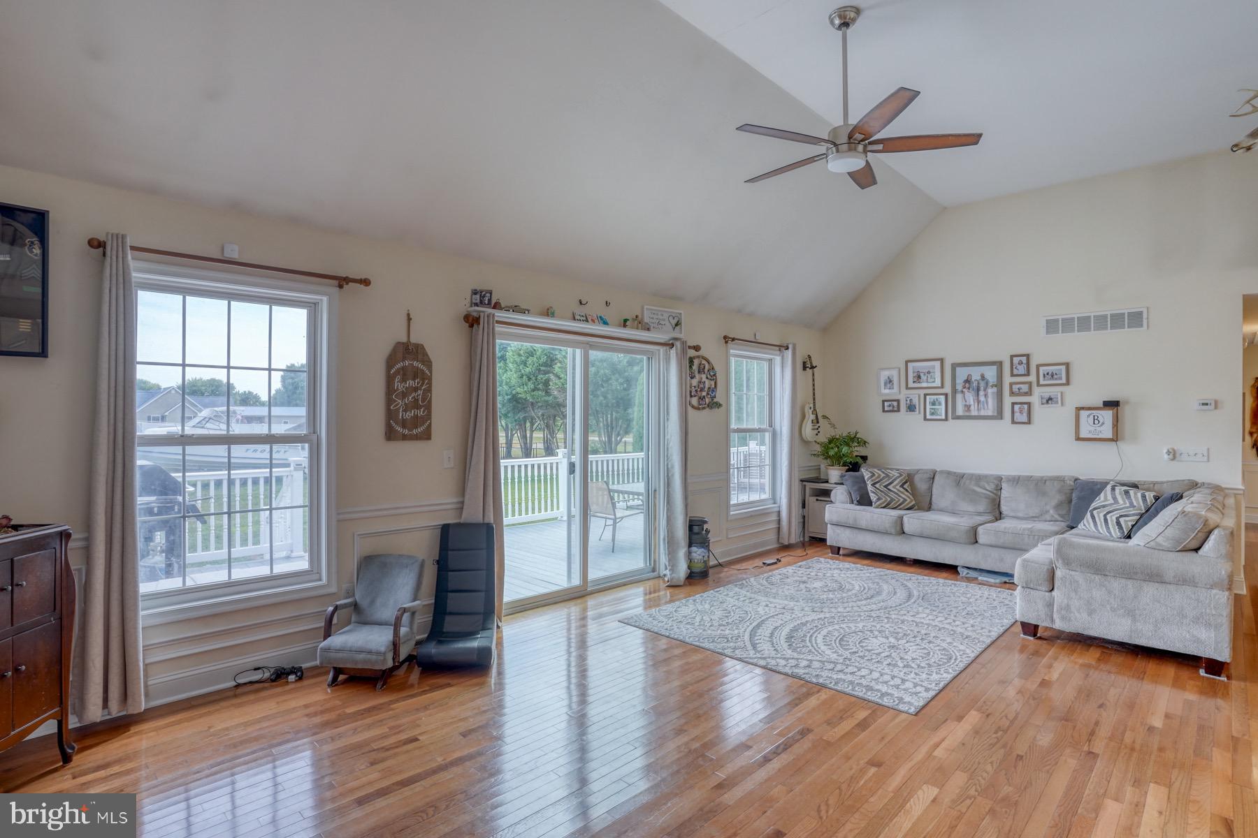 207 TALL TREE COURT