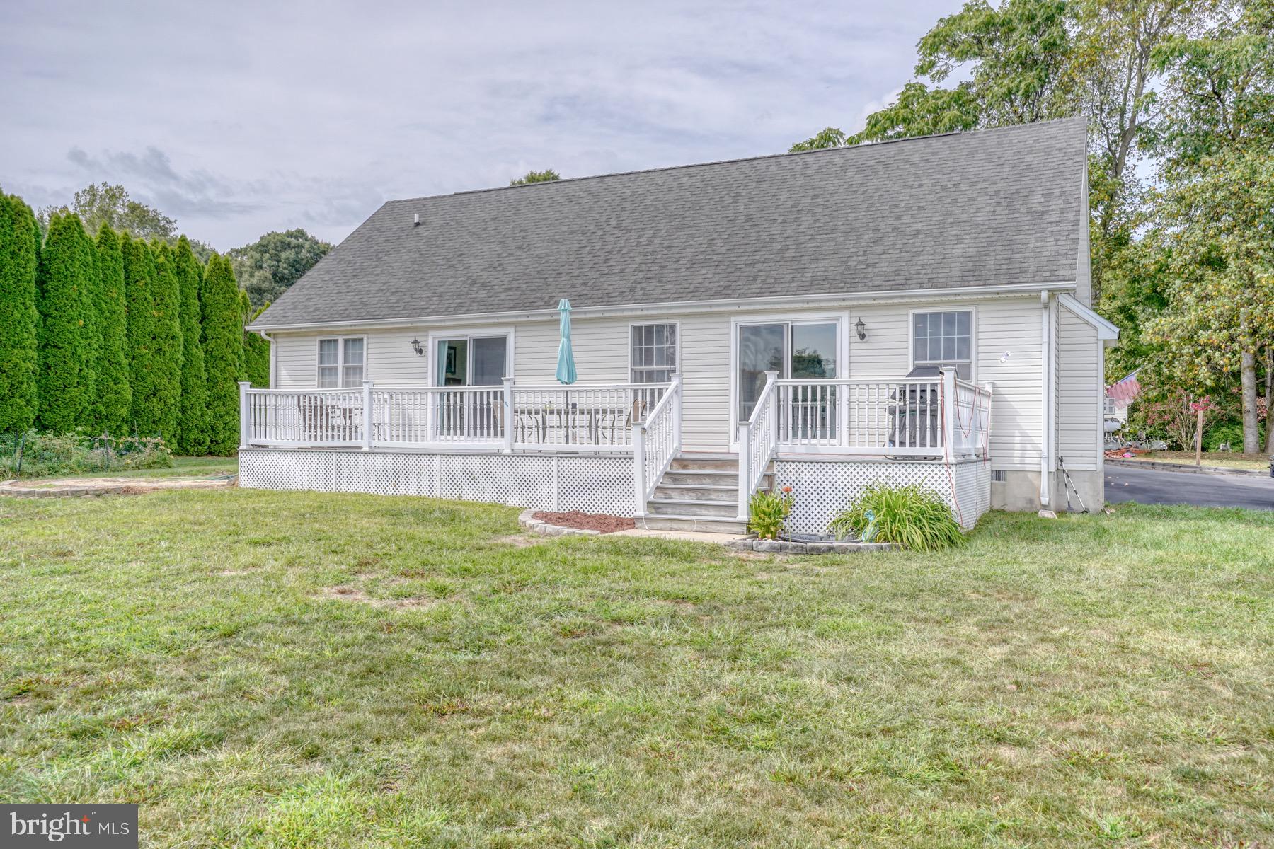 207 TALL TREE COURT