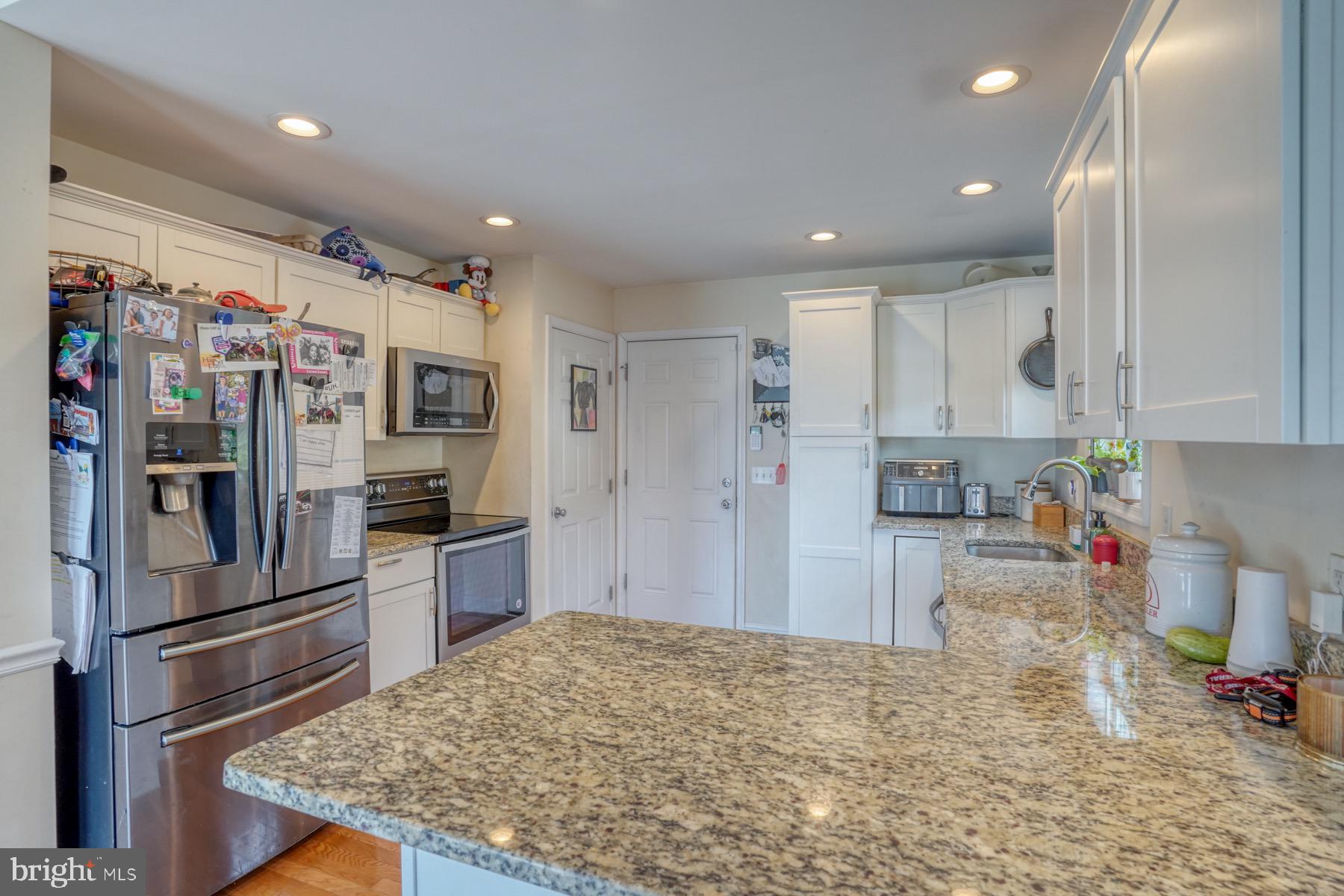 207 TALL TREE COURT