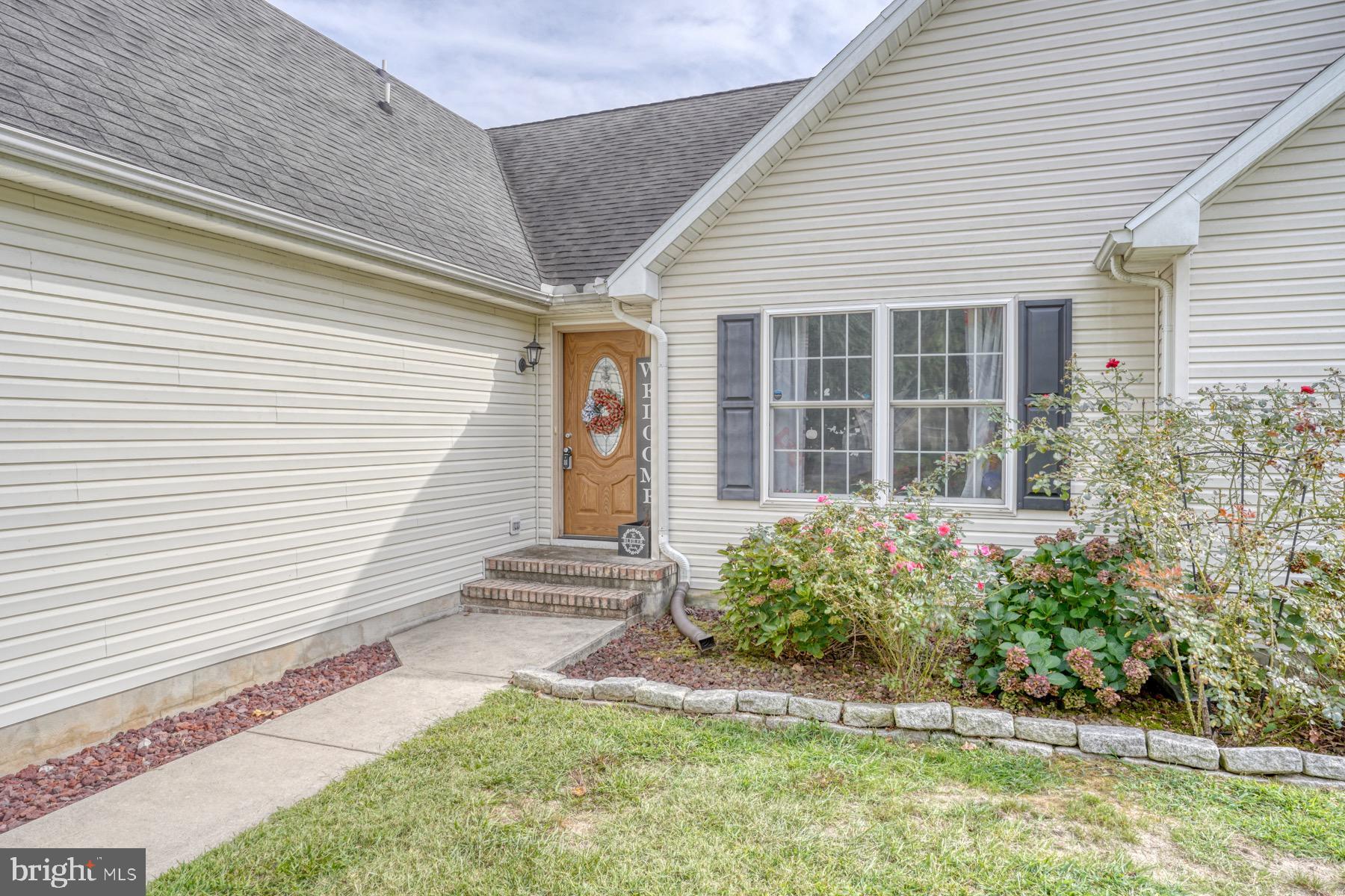 207 TALL TREE COURT