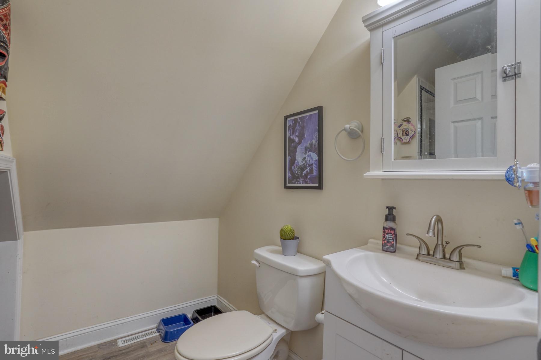 207 TALL TREE COURT