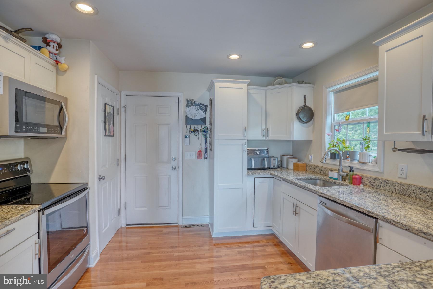 207 TALL TREE COURT