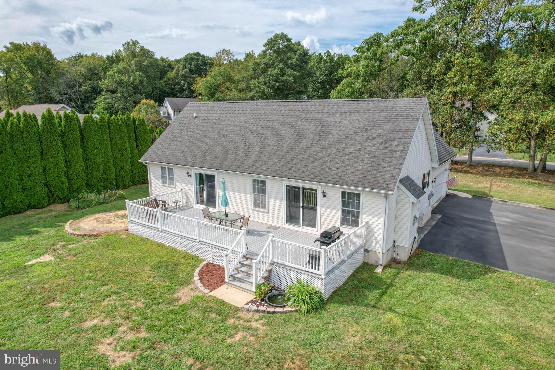 207 TALL TREE COURT