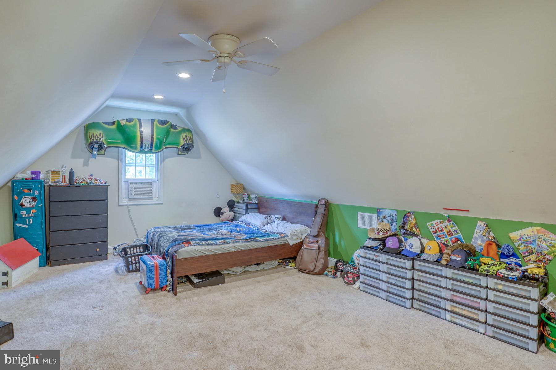 207 TALL TREE COURT