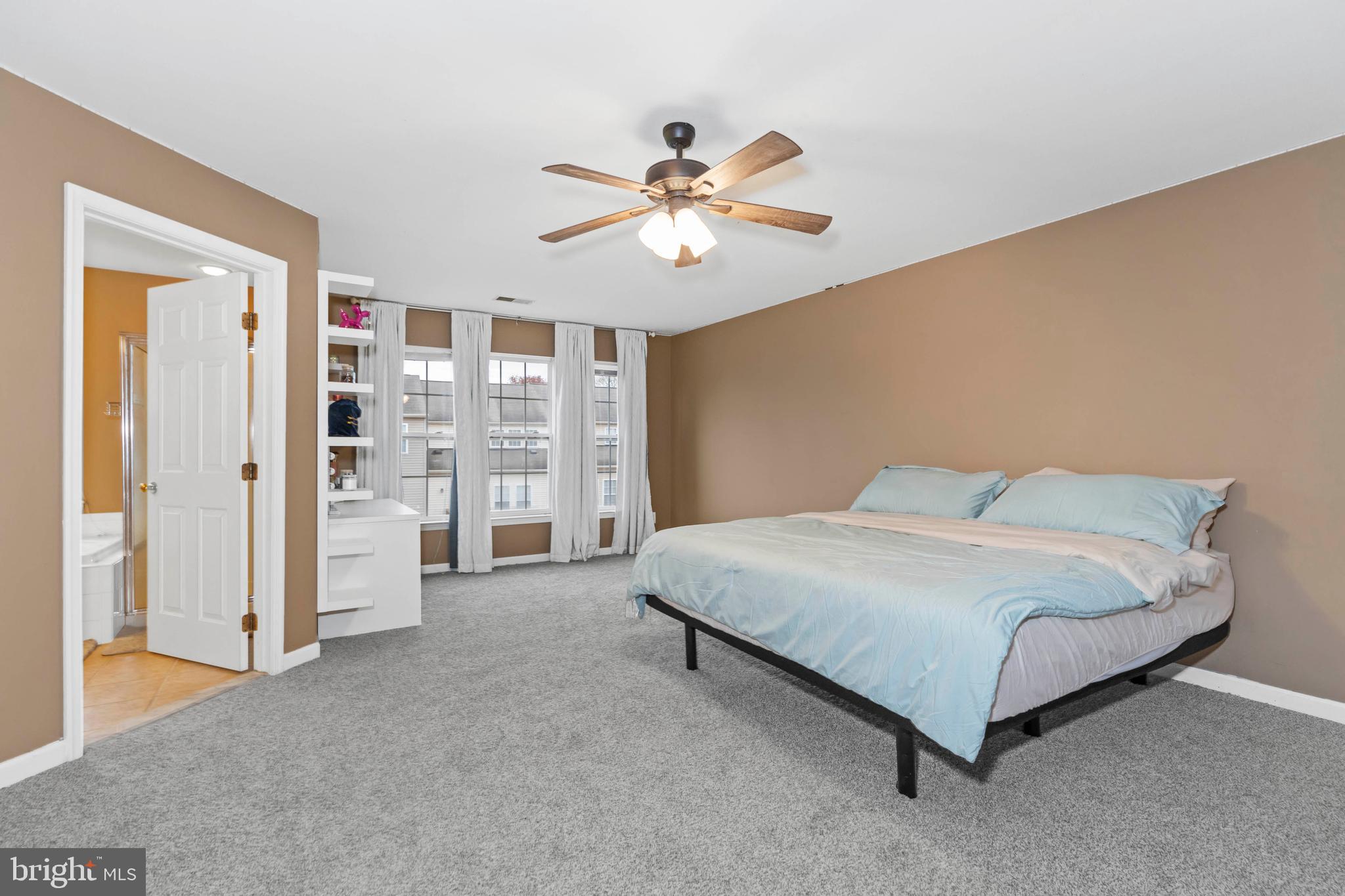 114 SUMMER DRIVE