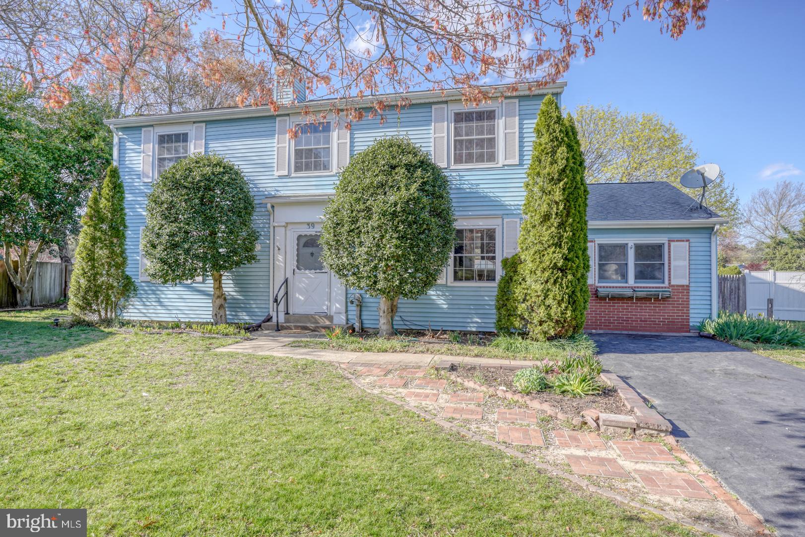 39 DUCHESS CIRCLE