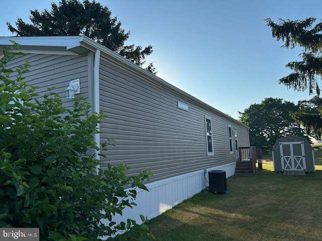 3 KENTON CIRCLE