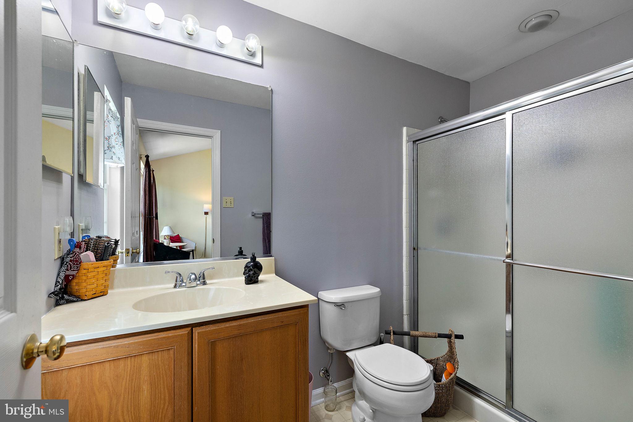308 W BRADFORD COURT