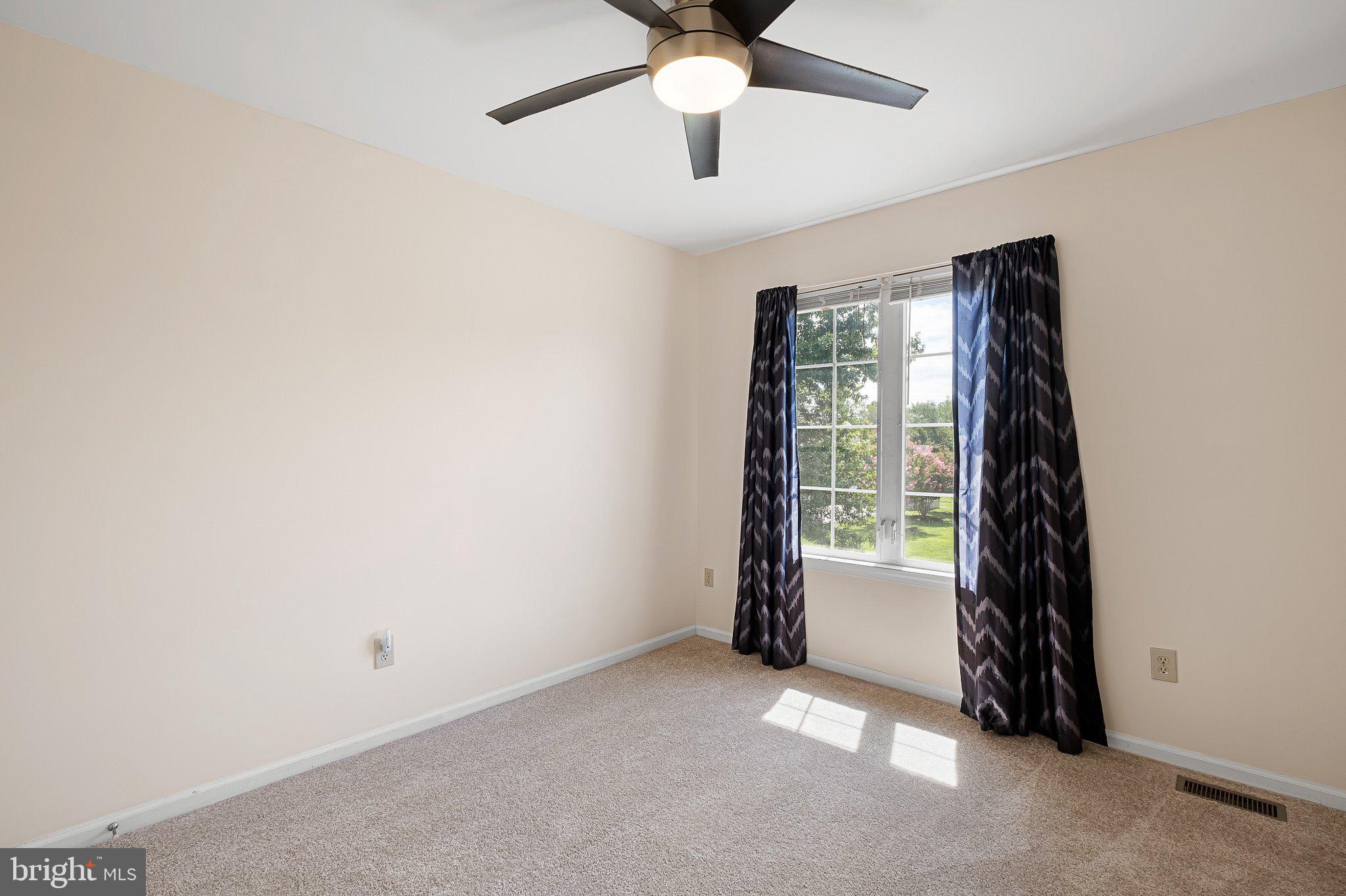 308 W BRADFORD COURT