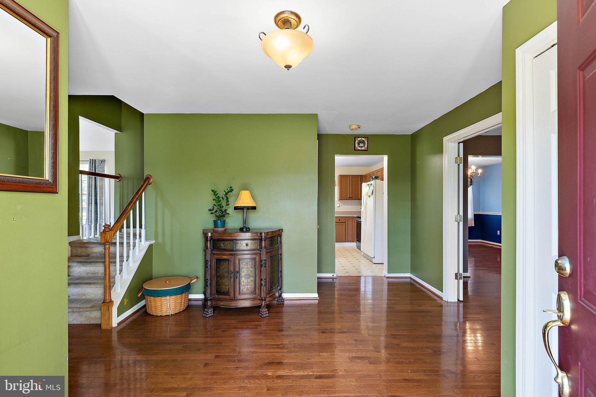 308 W BRADFORD COURT