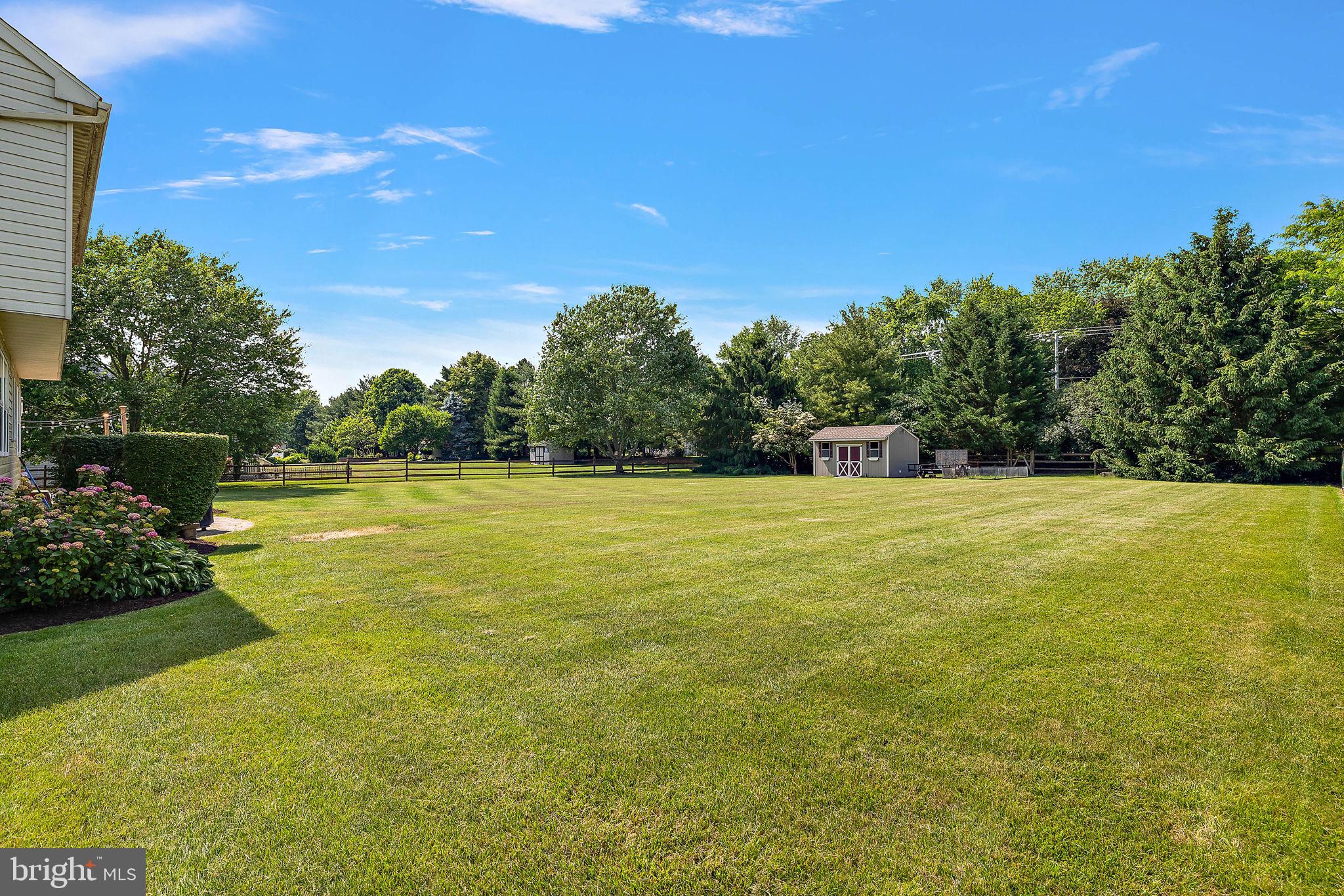 308 W BRADFORD COURT
