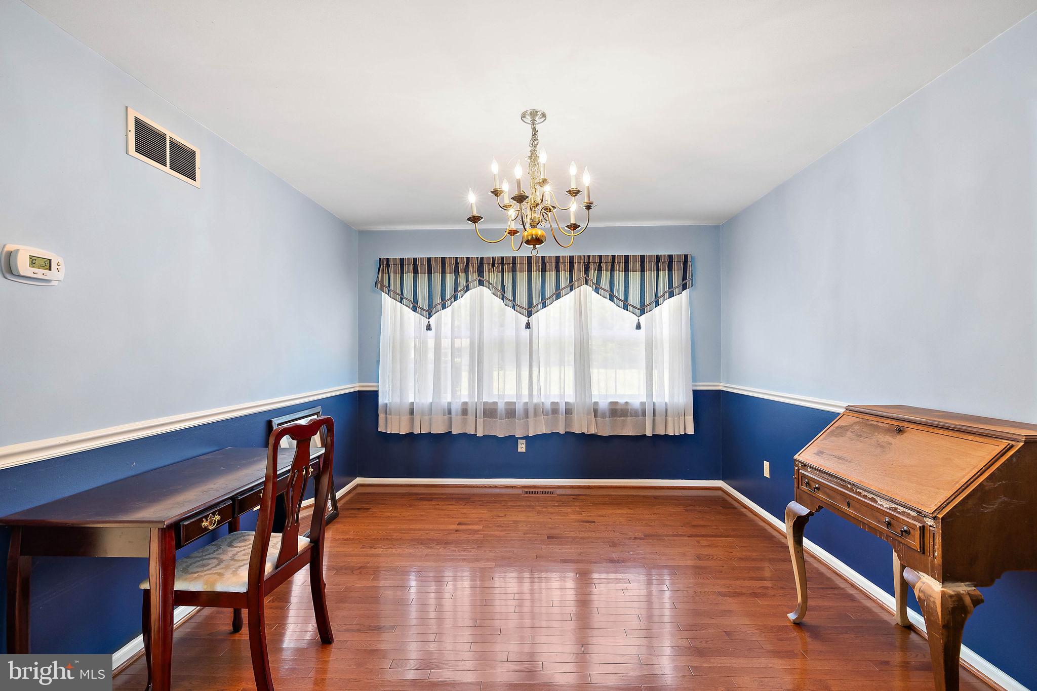 308 W BRADFORD COURT