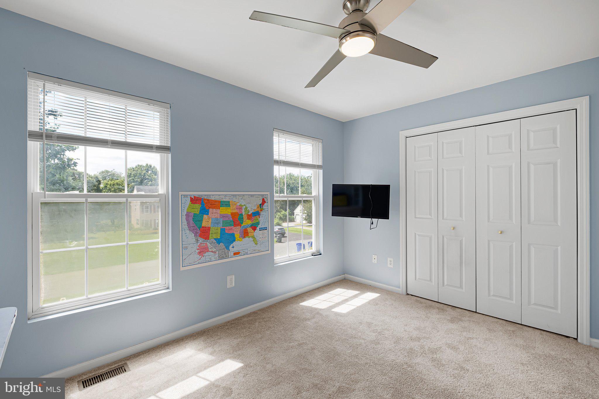 308 W BRADFORD COURT