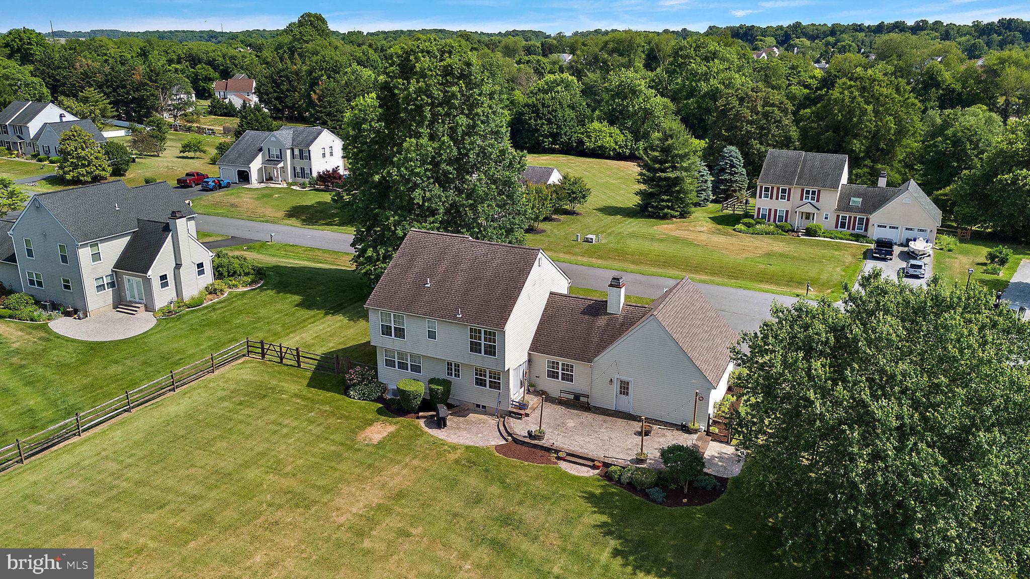 308 W BRADFORD COURT