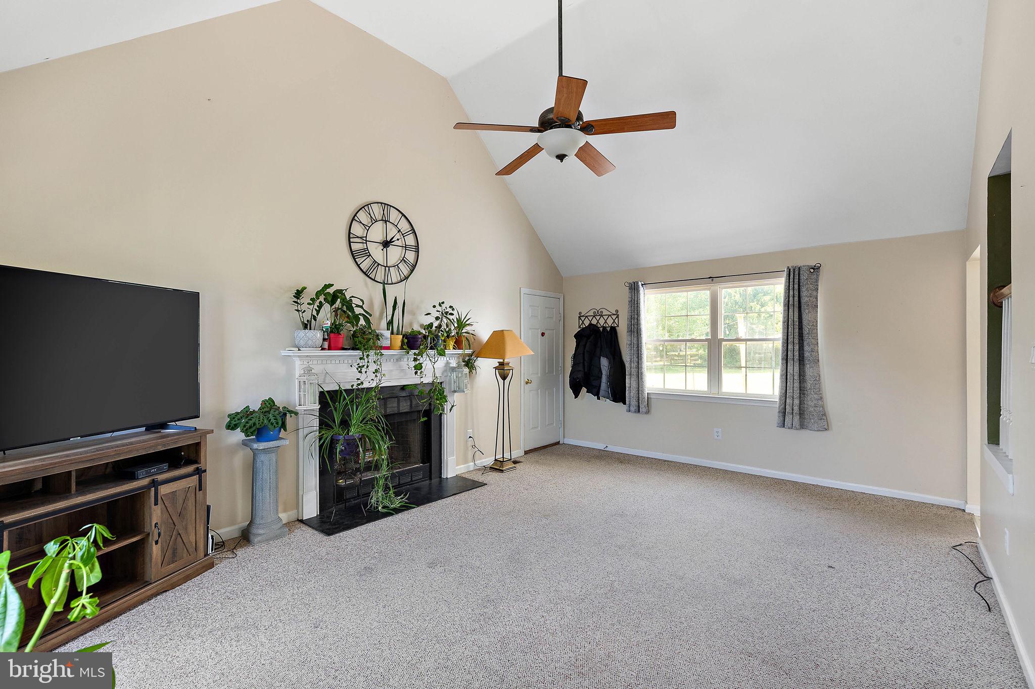 308 W BRADFORD COURT
