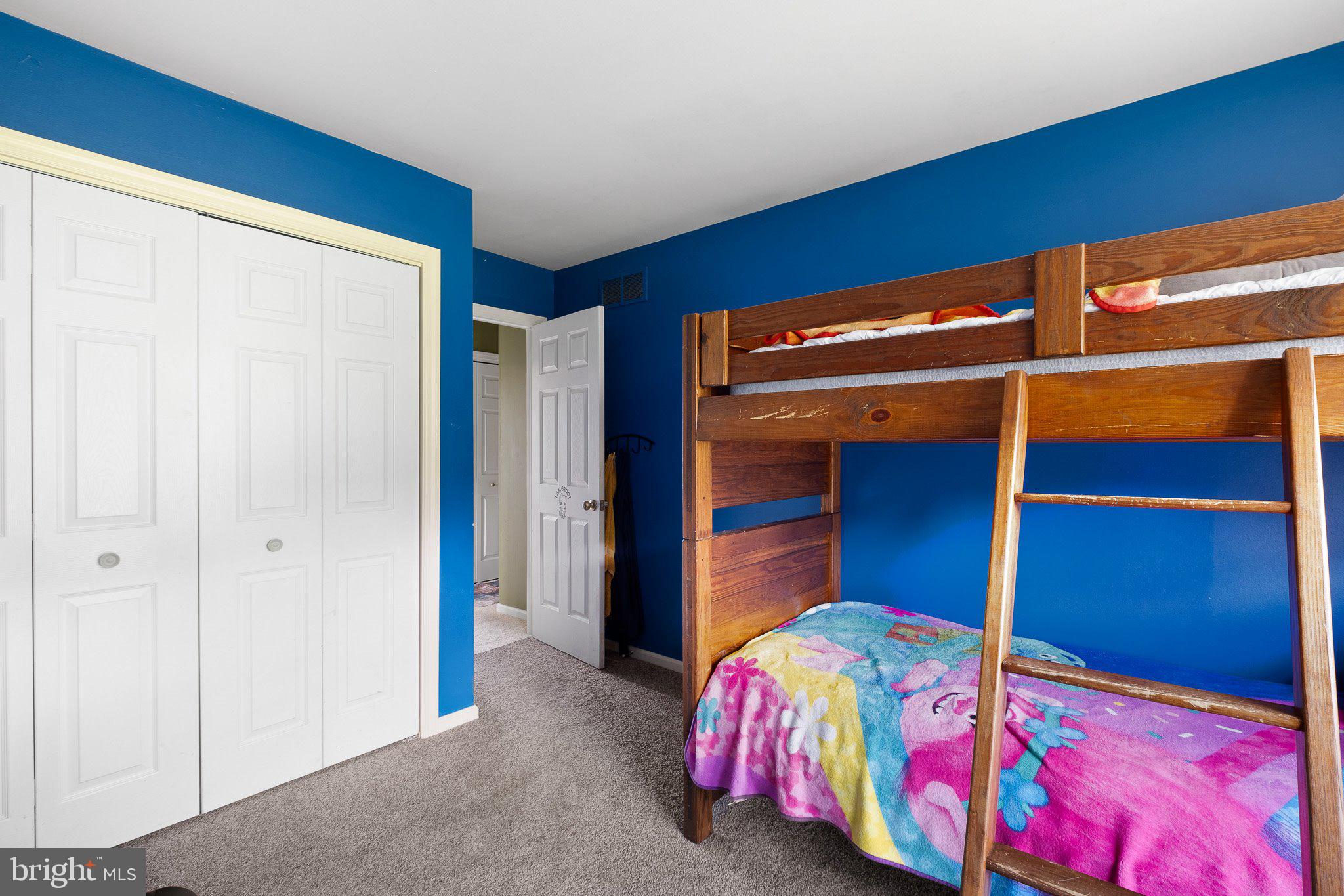 308 W BRADFORD COURT