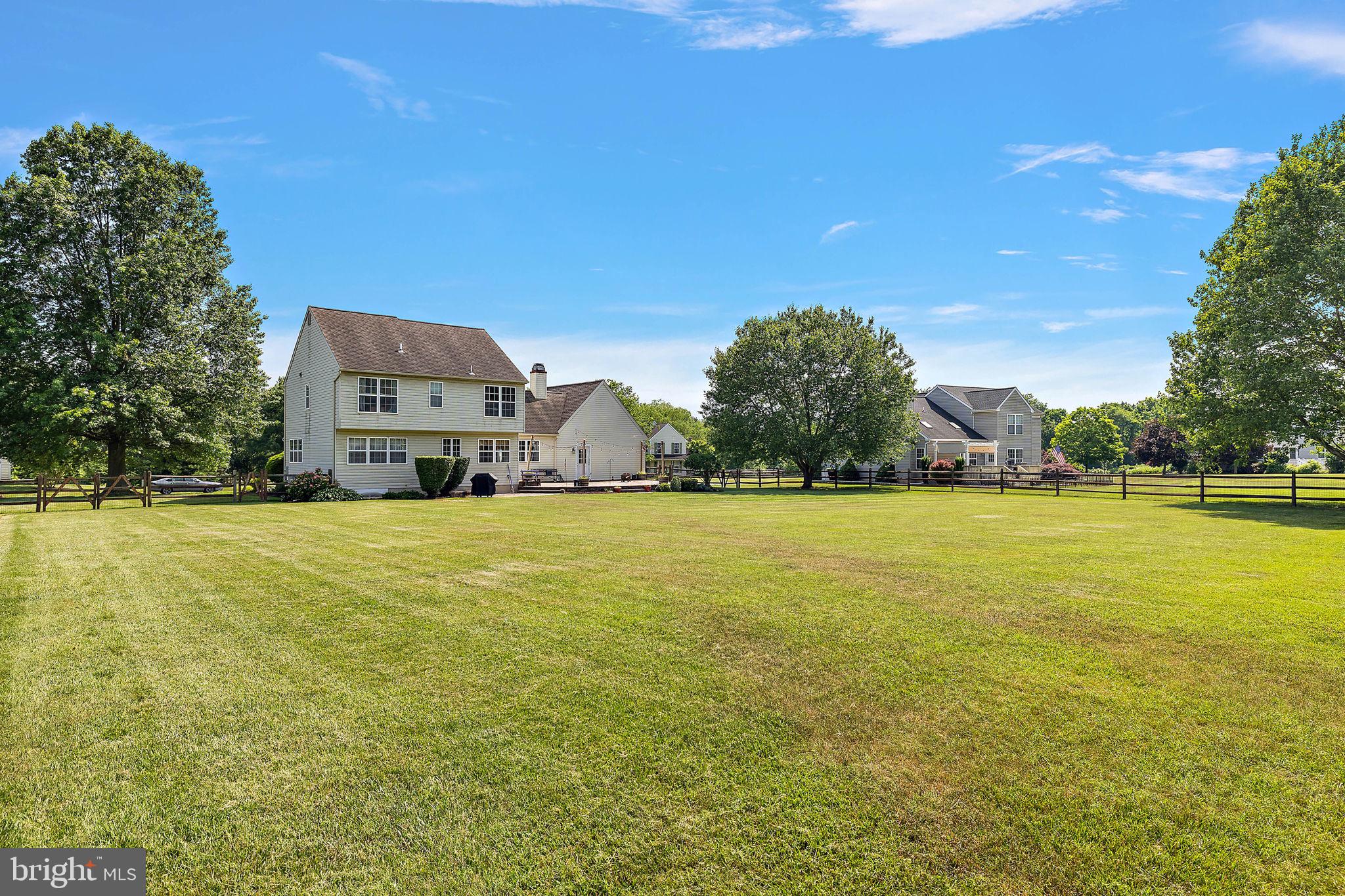 308 W BRADFORD COURT