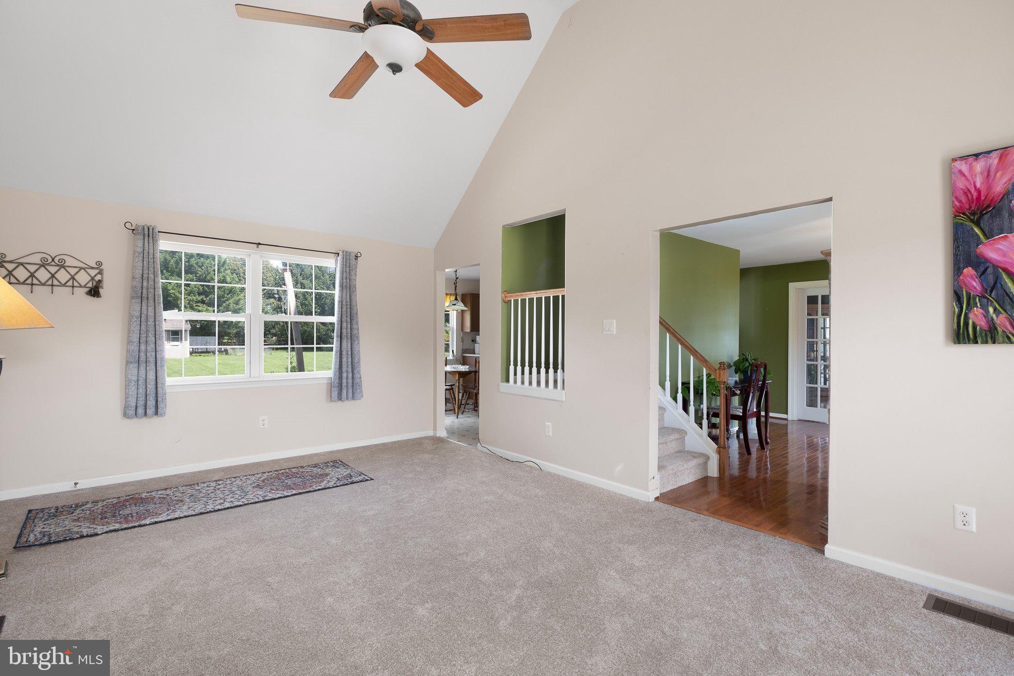 308 W BRADFORD COURT