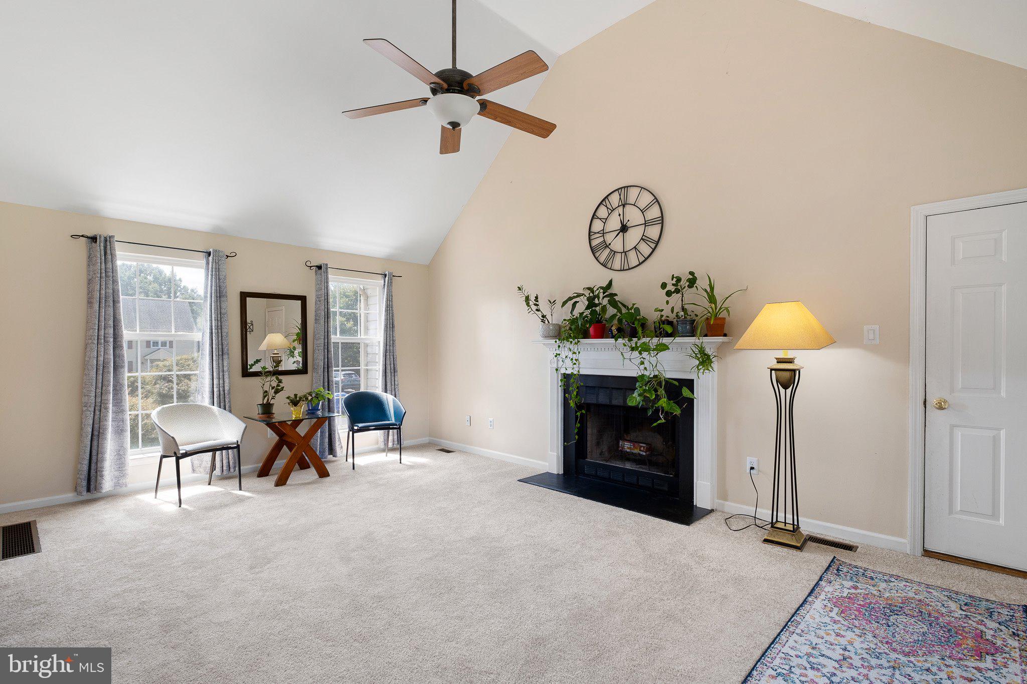 308 W BRADFORD COURT