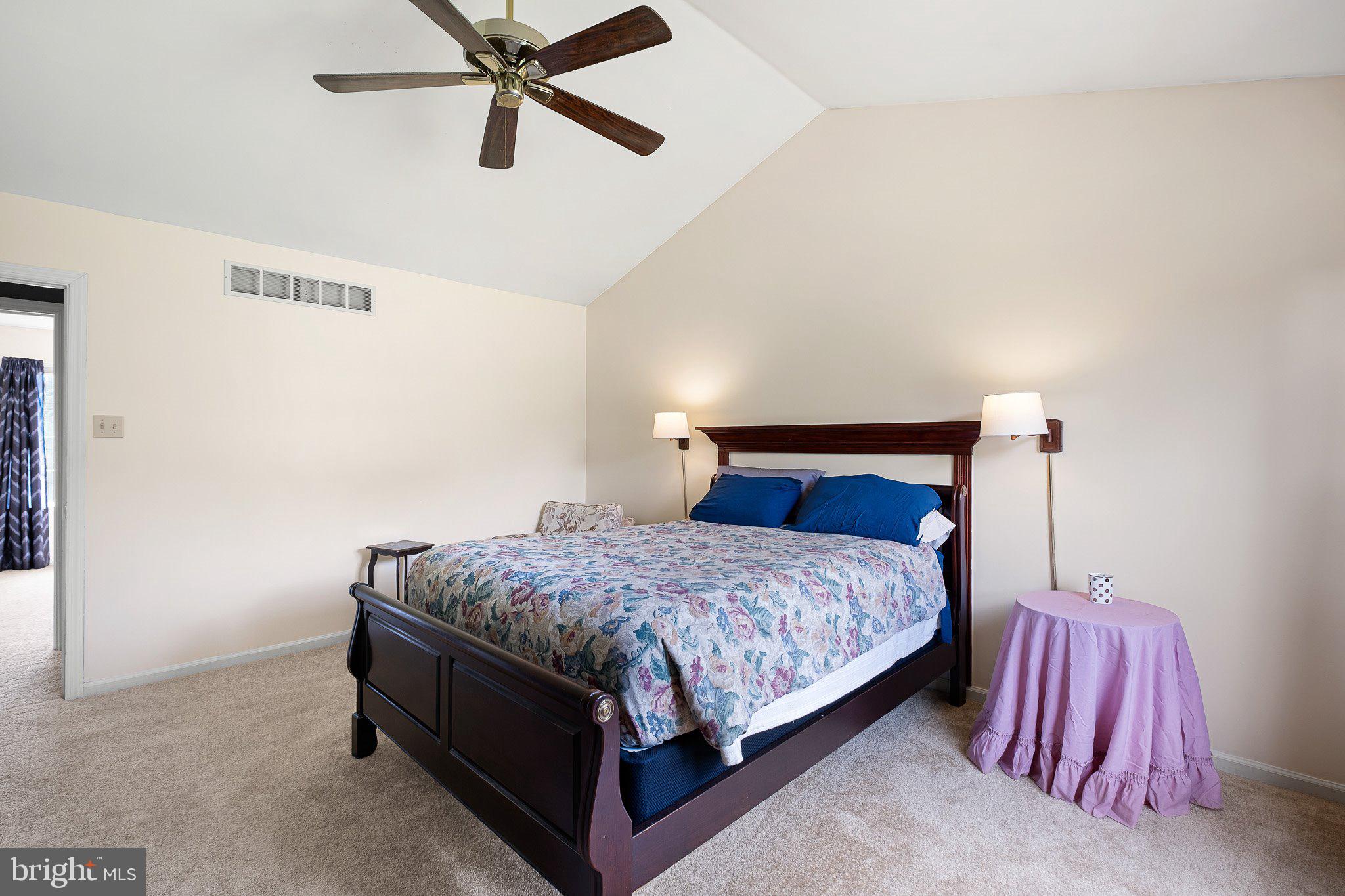 308 W BRADFORD COURT