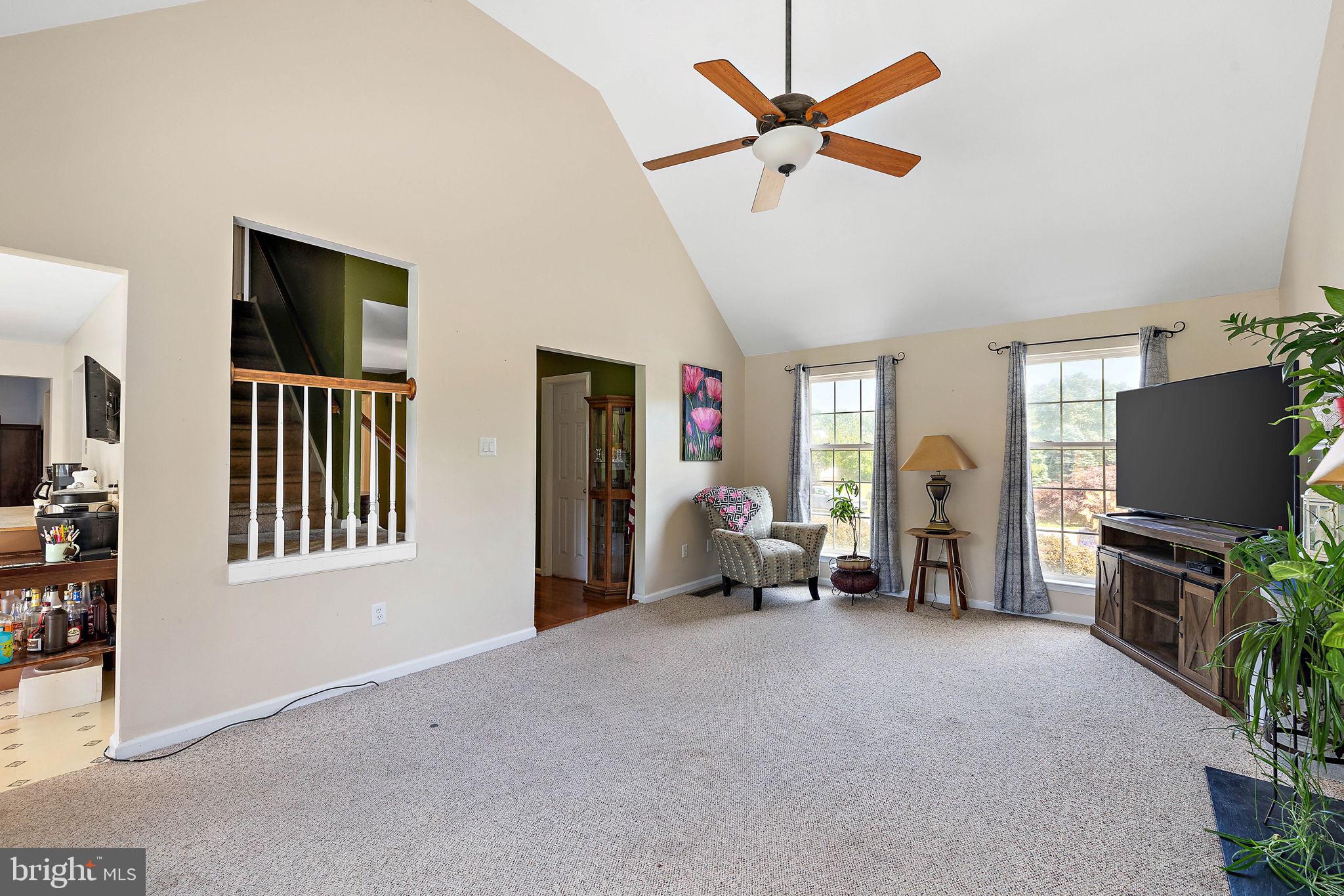 308 W BRADFORD COURT
