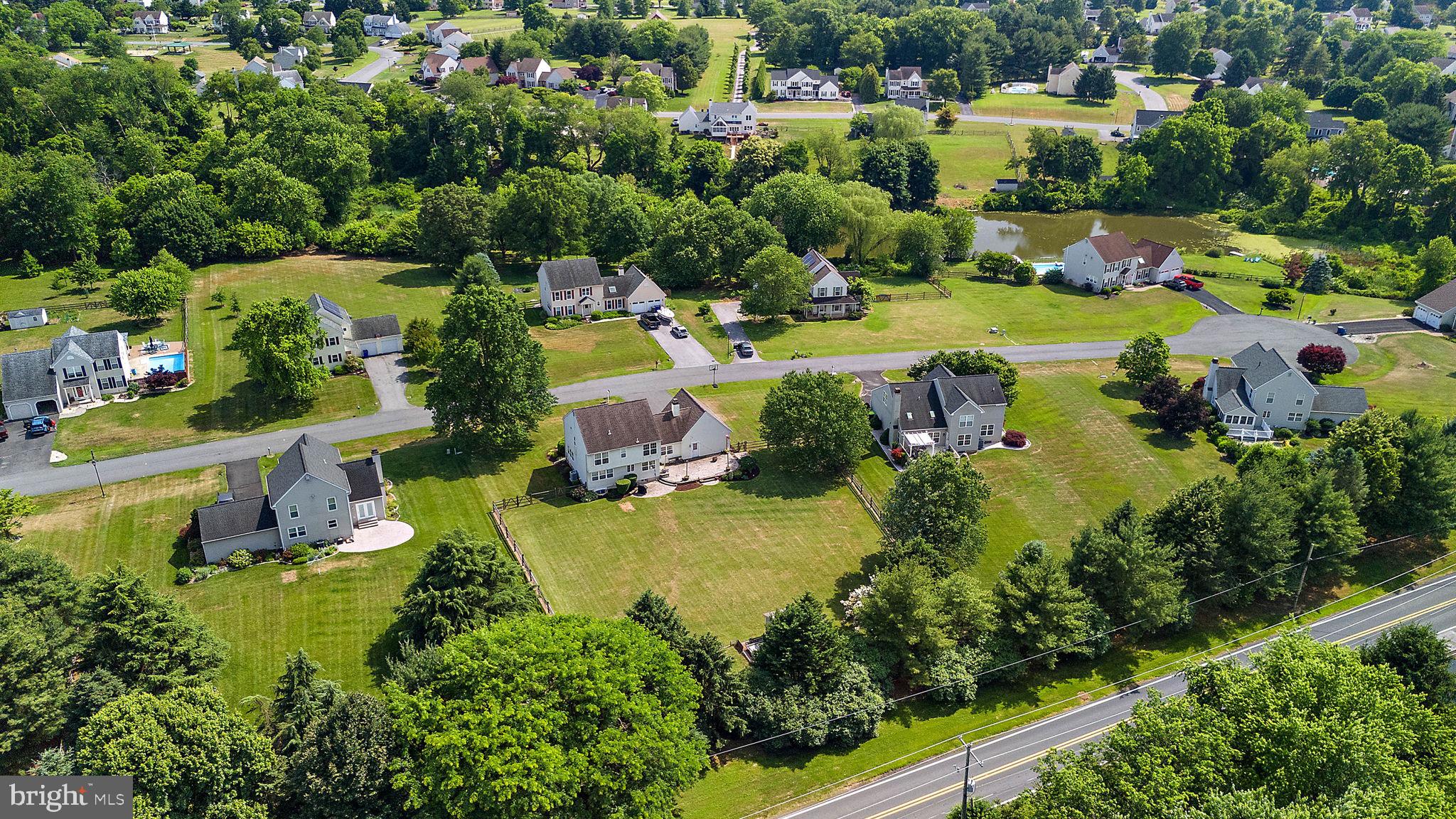 308 W BRADFORD COURT