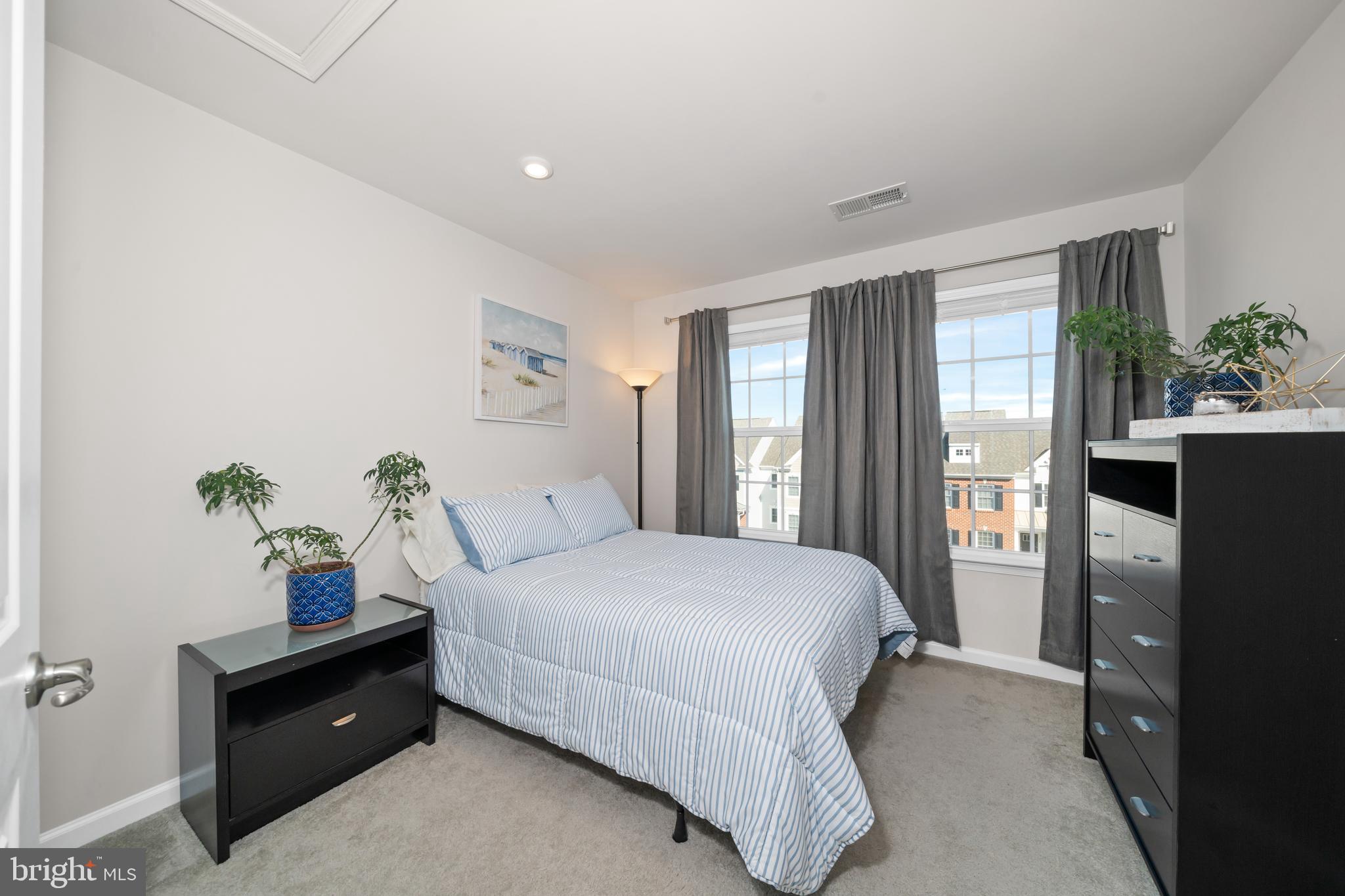 105 S RIDGE AVENUE