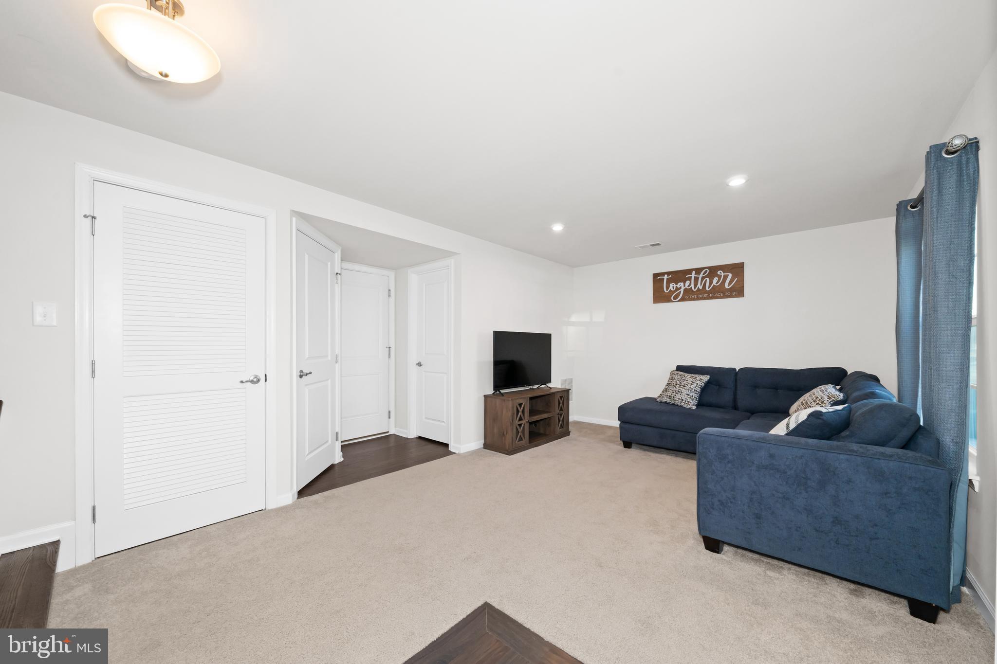 105 S RIDGE AVENUE