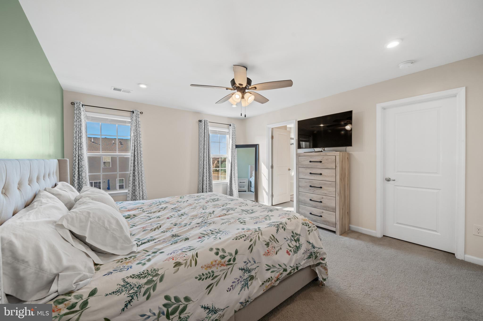 105 S RIDGE AVENUE