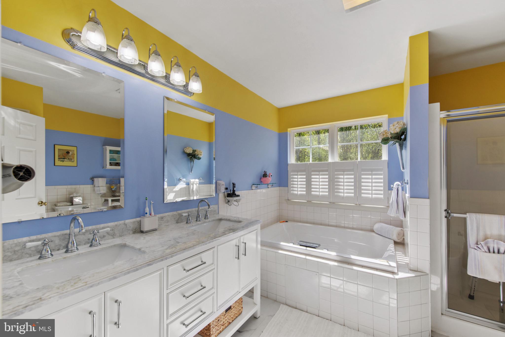 36 CRIMSON KING DRIVE