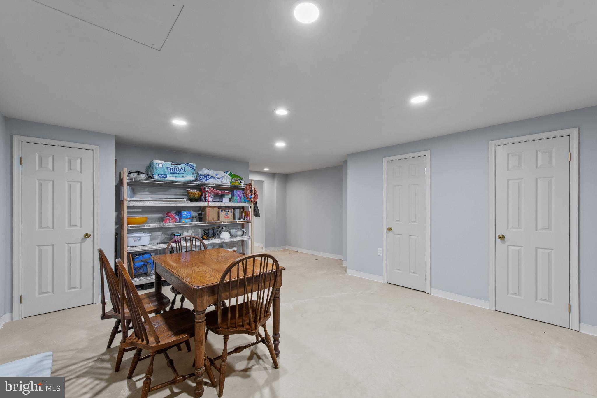 36 CRIMSON KING DRIVE