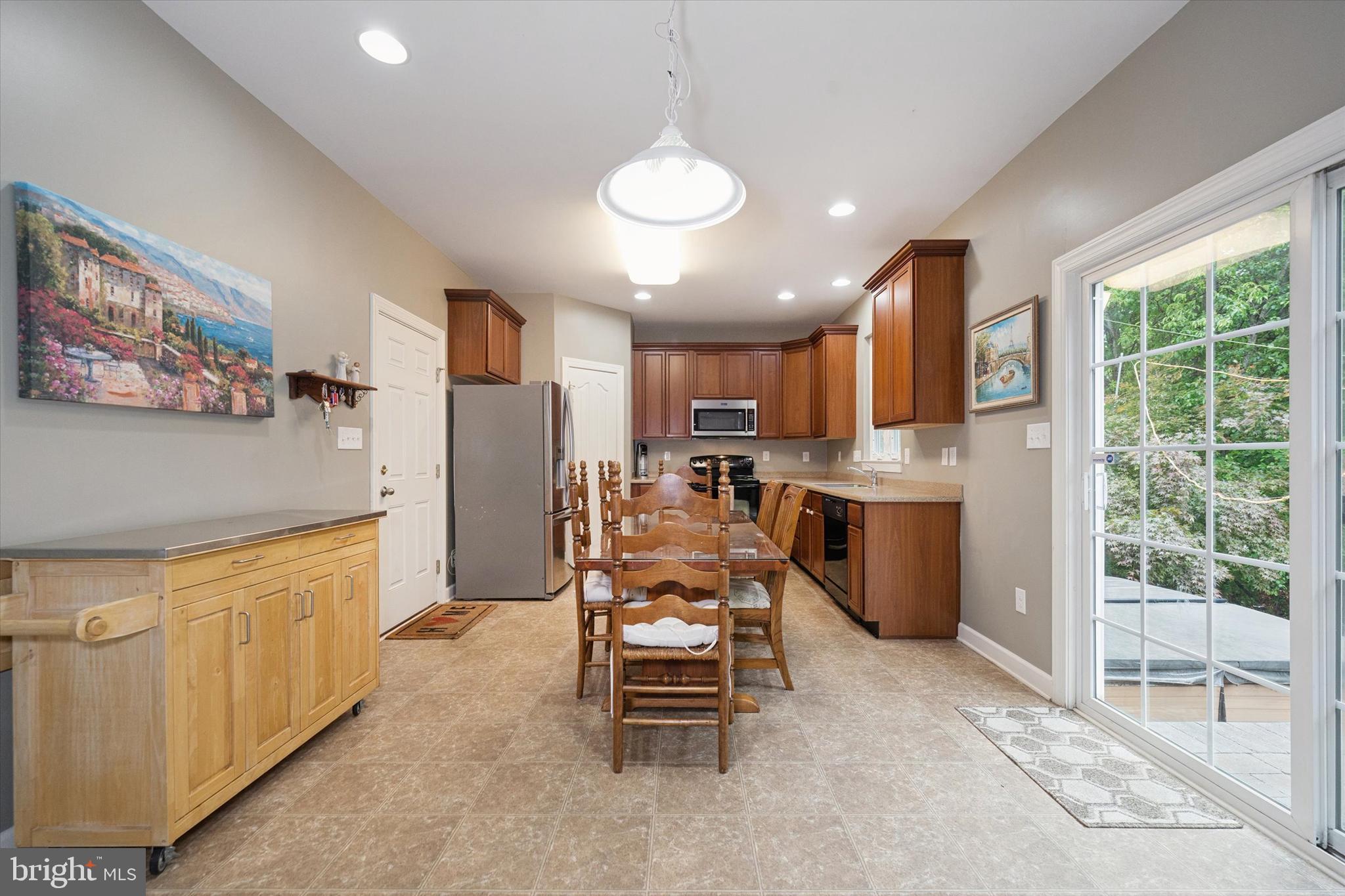 308 ASTILBE COURT