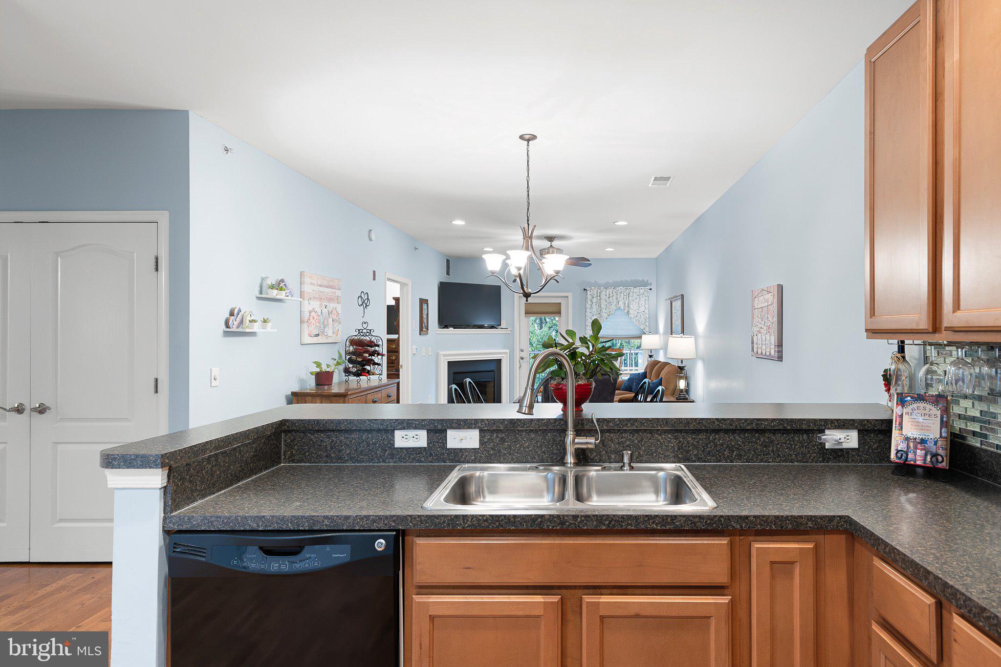 101 COLONIAL DOWNS COURT 1305