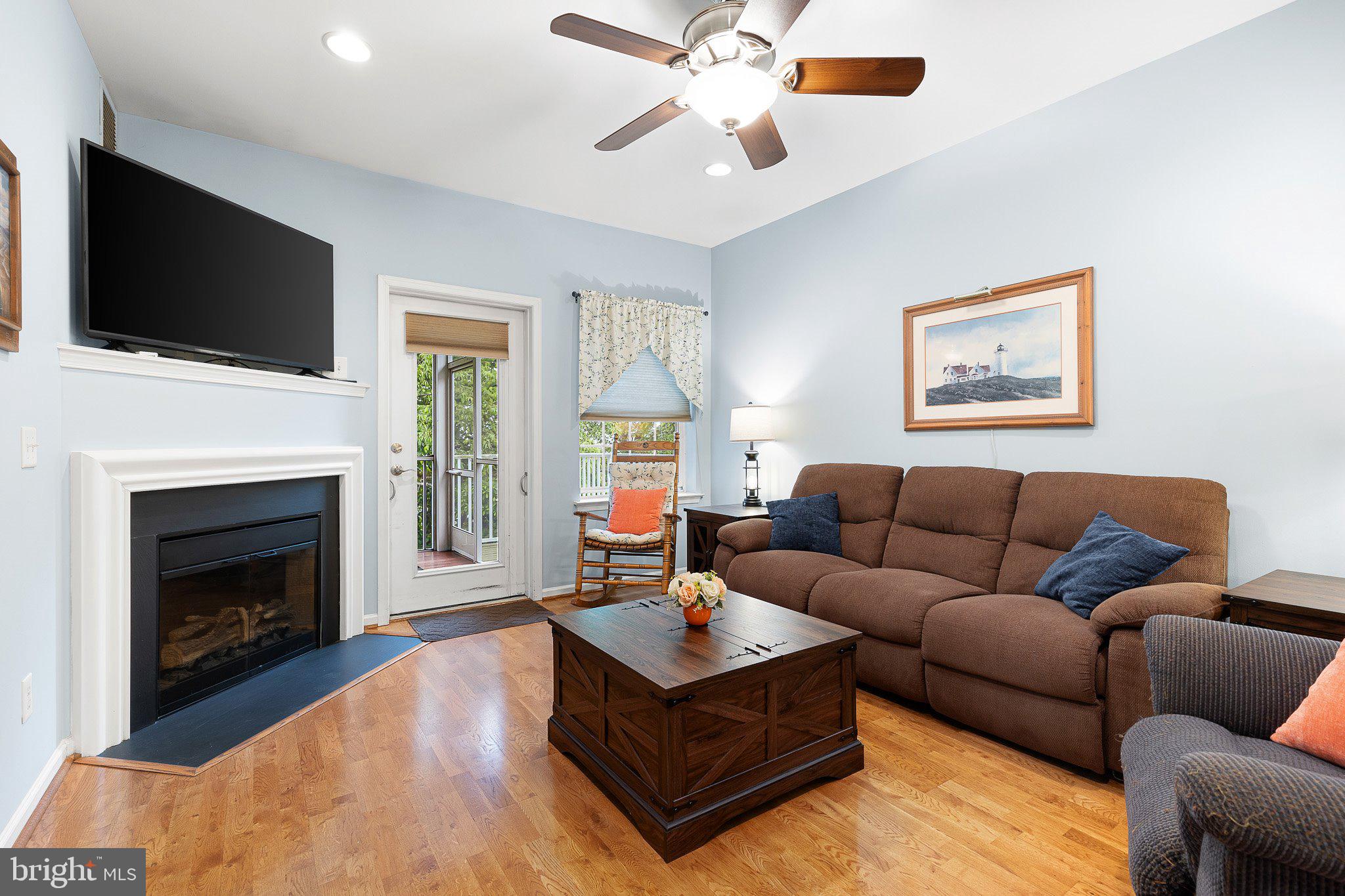 101 COLONIAL DOWNS COURT 1305