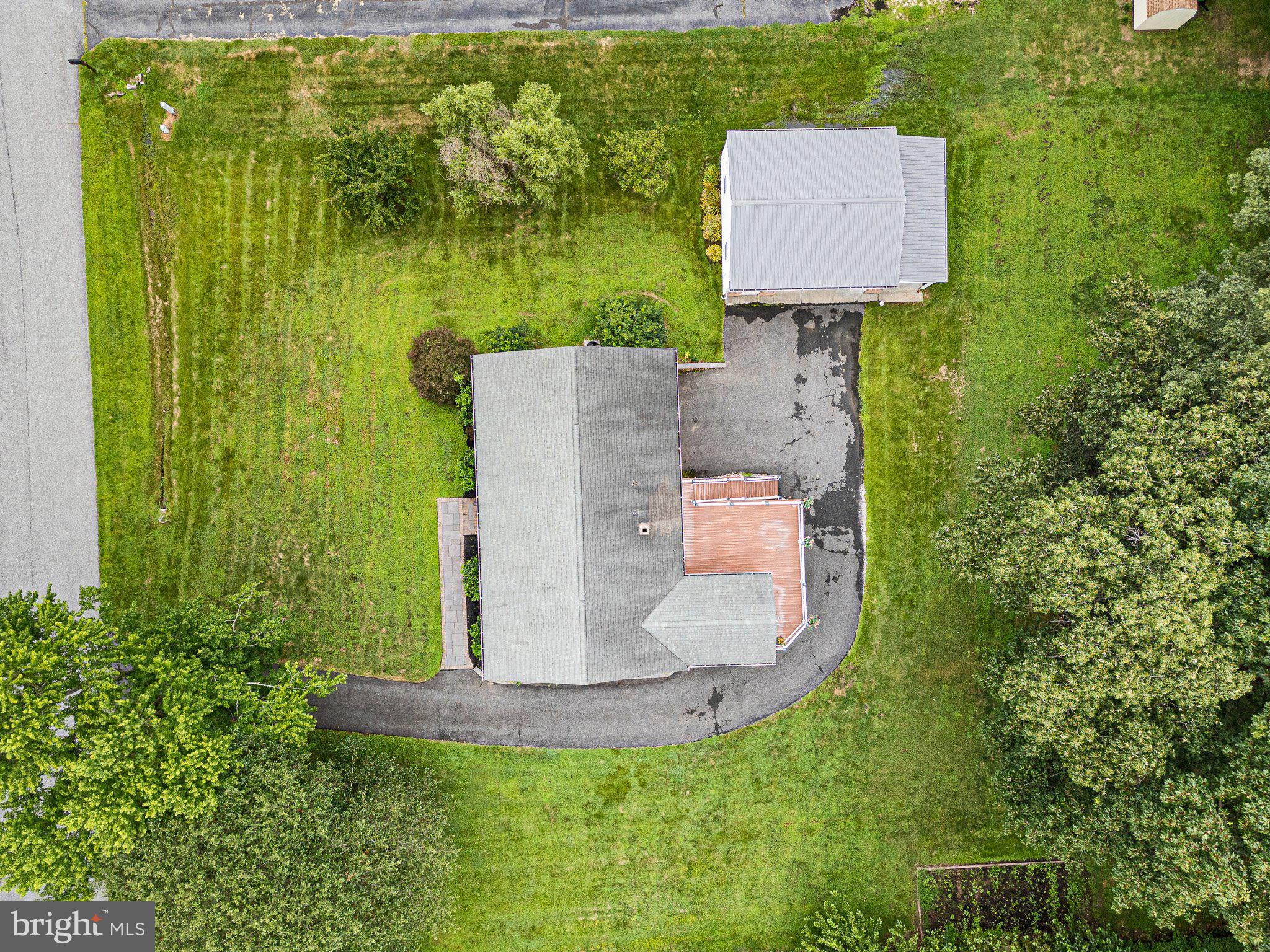 652 CLIFTON DRIVE