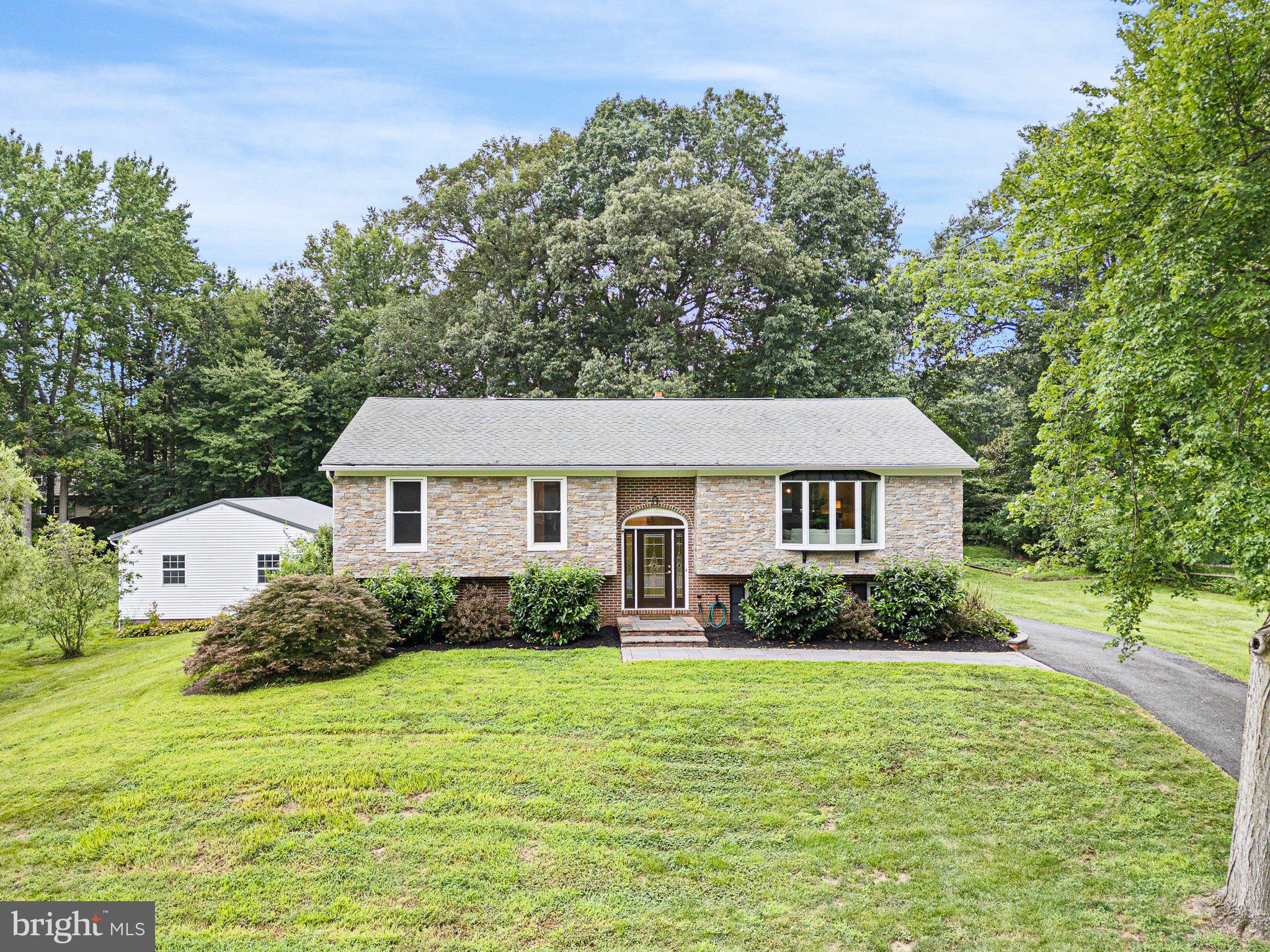 652 CLIFTON DRIVE
