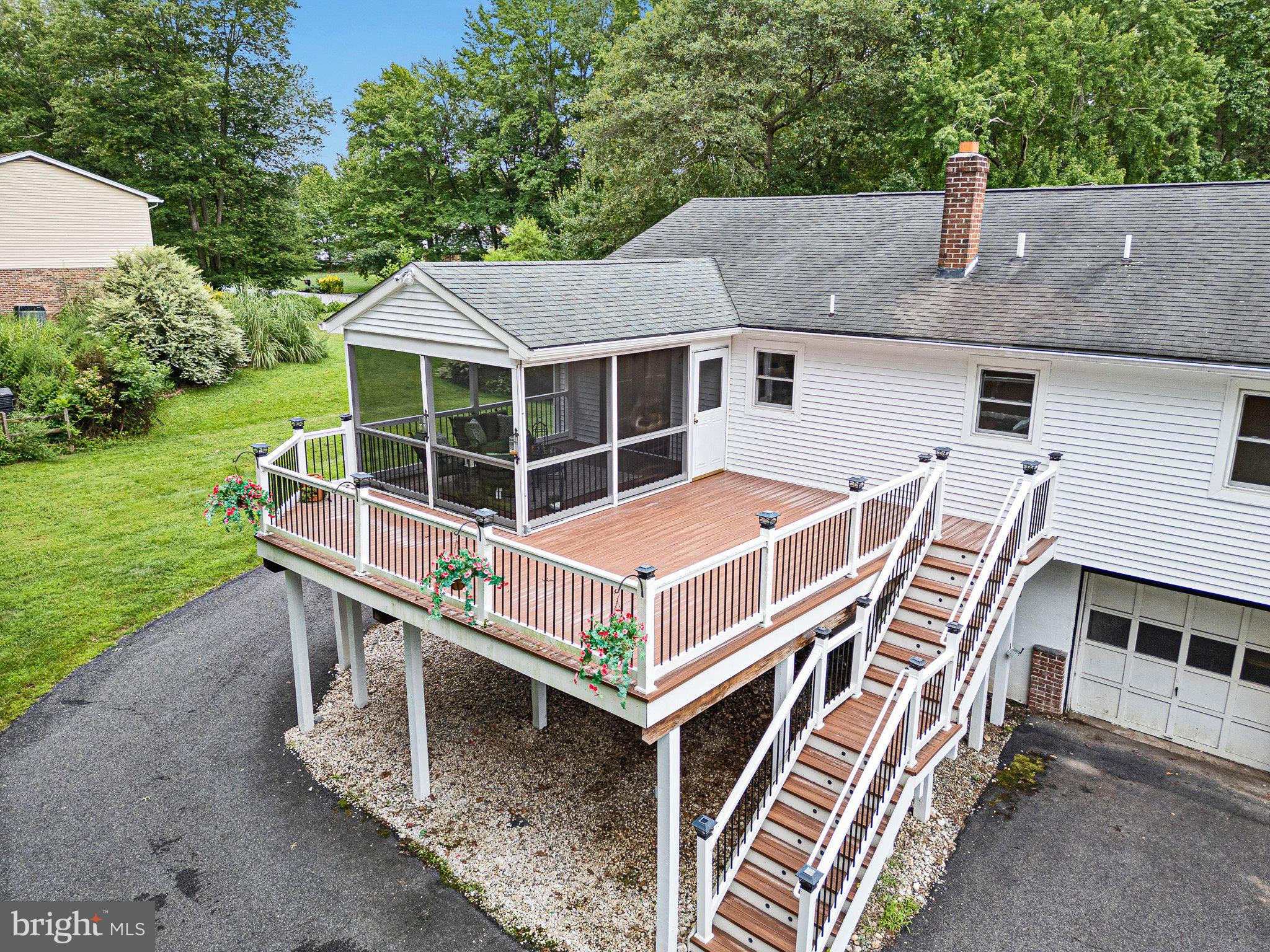 652 CLIFTON DRIVE