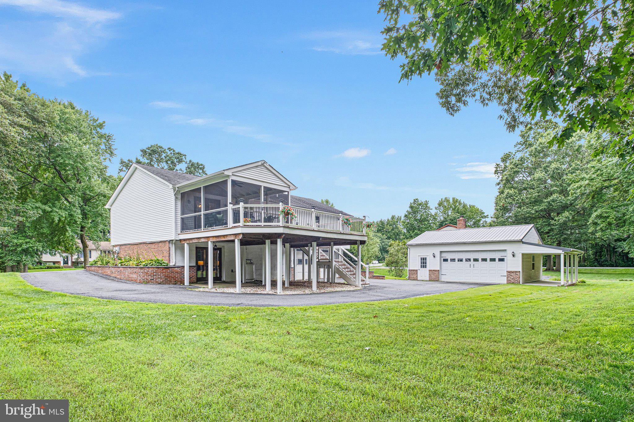652 CLIFTON DRIVE