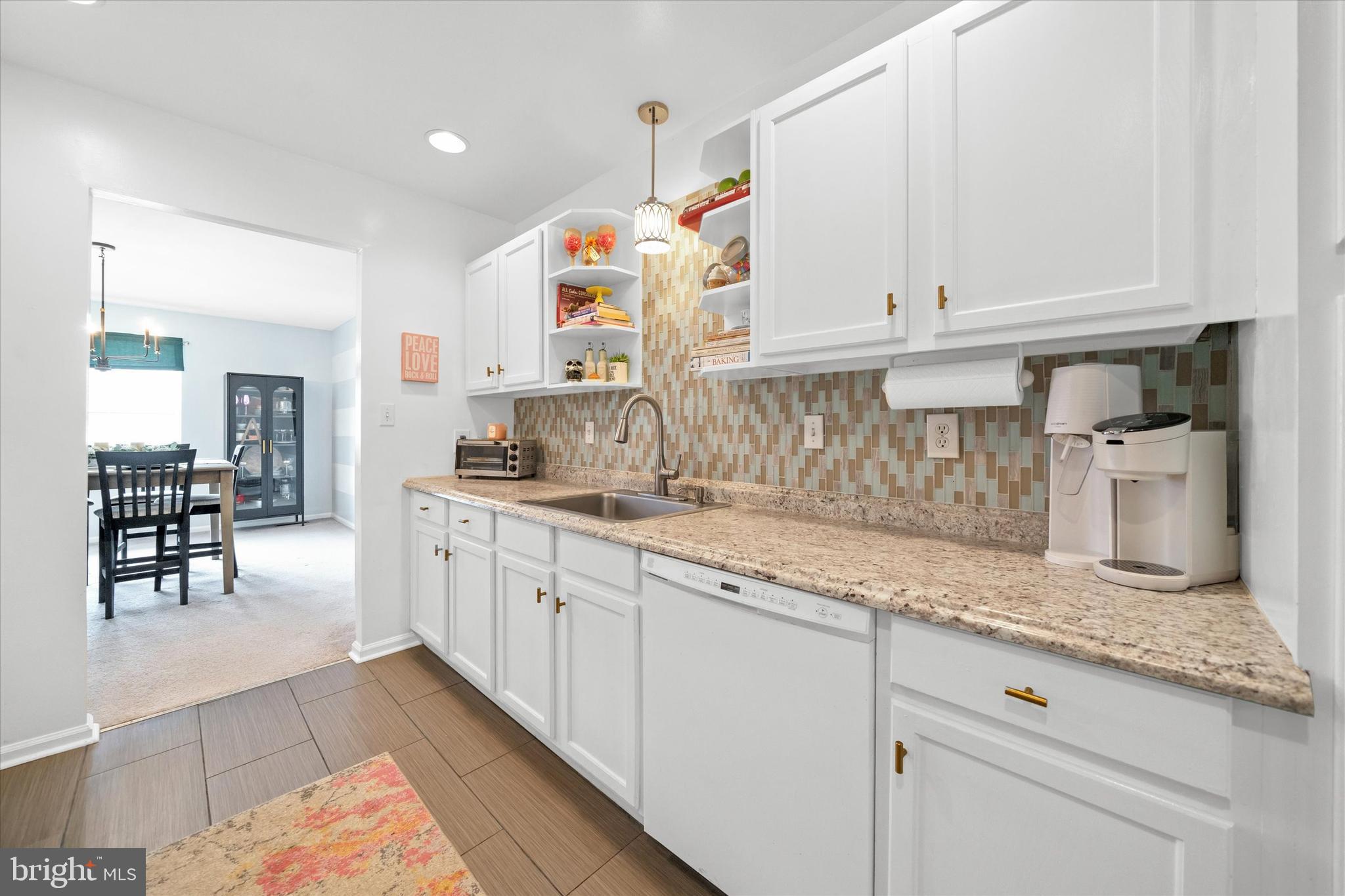 906 8TH STREET