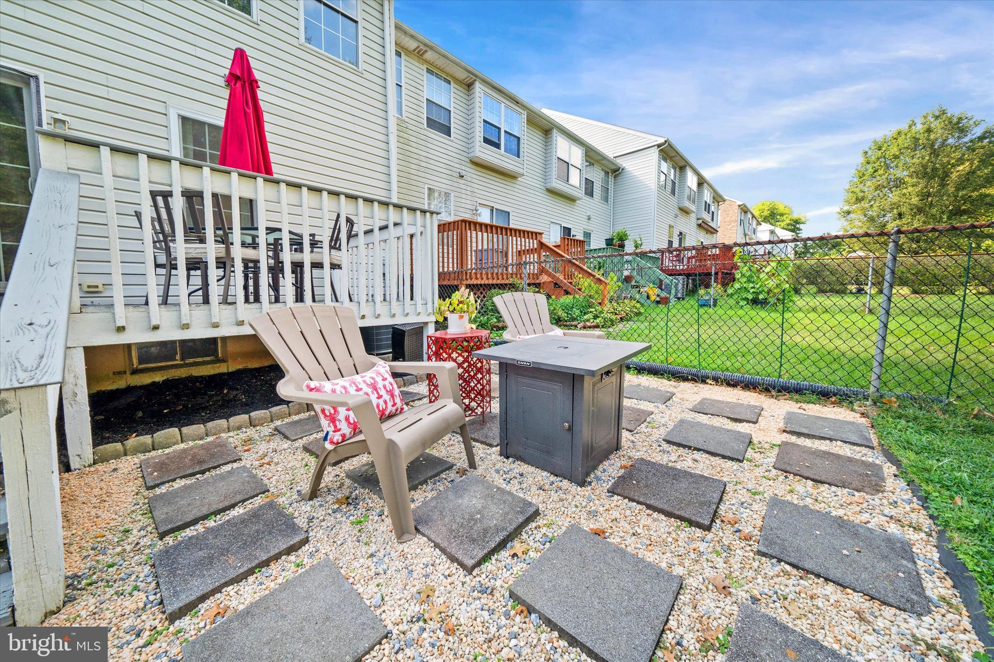 906 8TH STREET