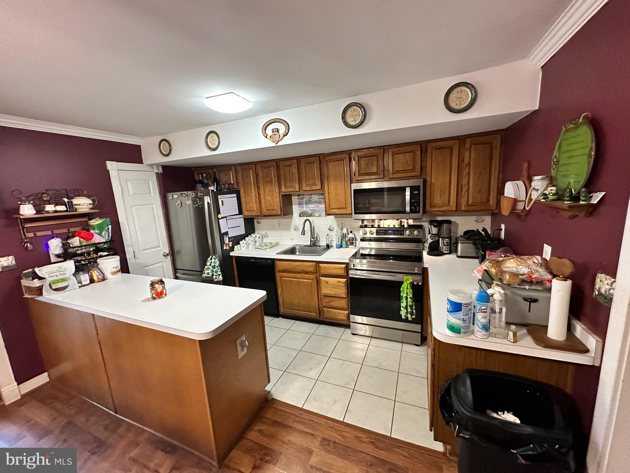 145 CREEKSIDE COURT