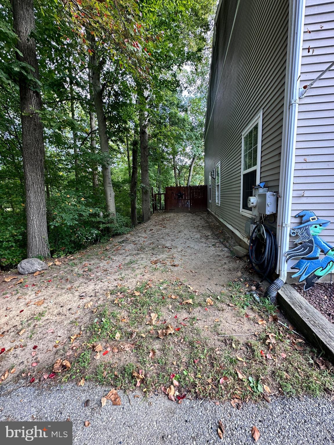 145 CREEKSIDE COURT