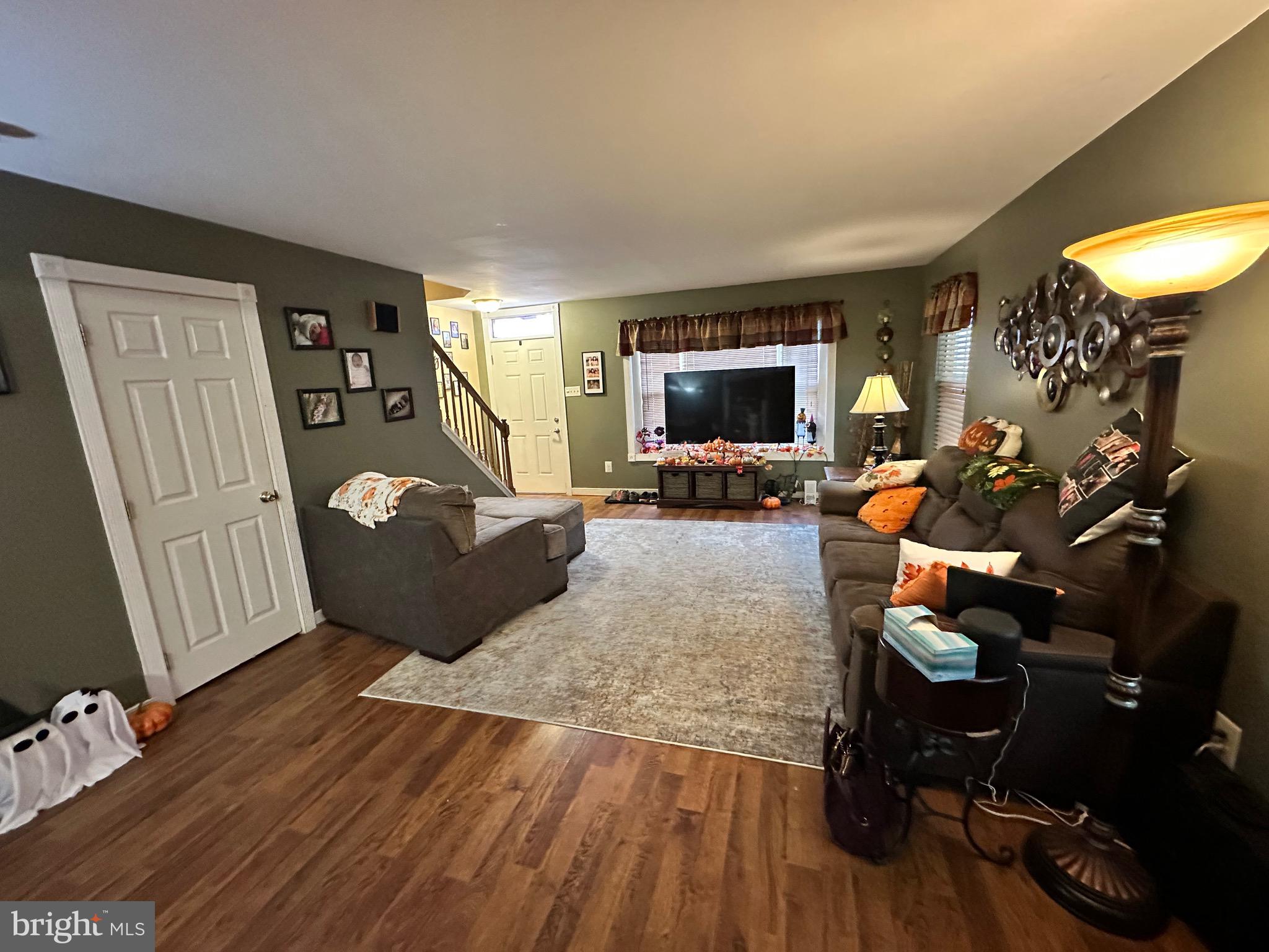 145 CREEKSIDE COURT