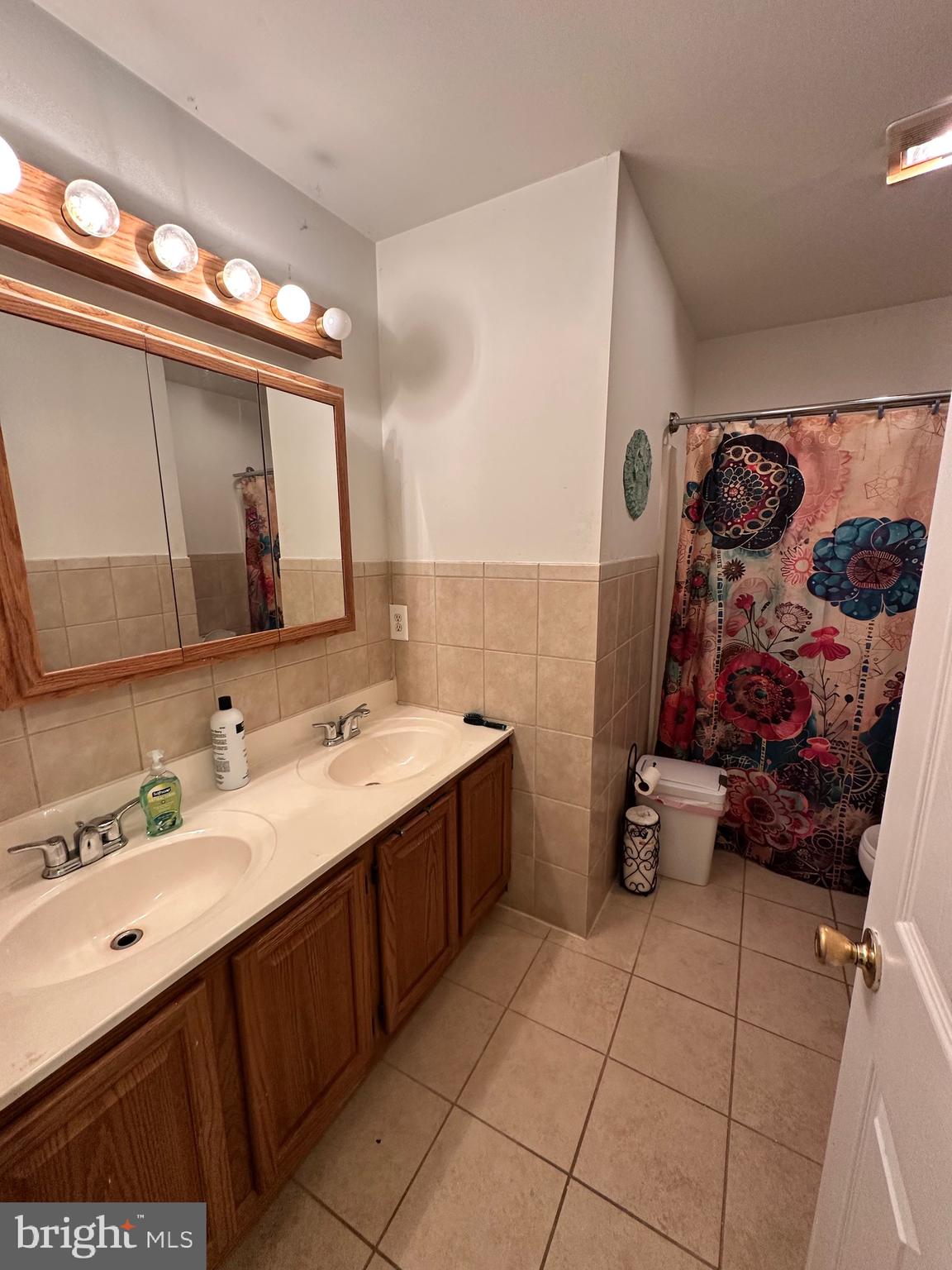 145 CREEKSIDE COURT